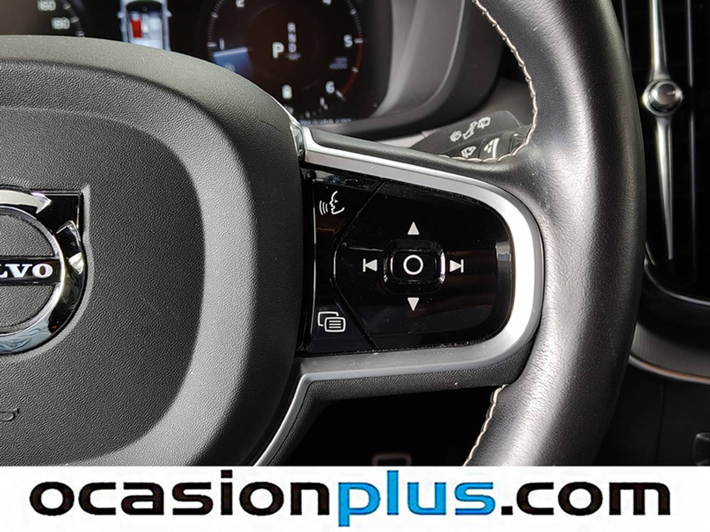 Foto Volvo XC60 Volvo XC60 B4 D R-Design Auto (197 CV)