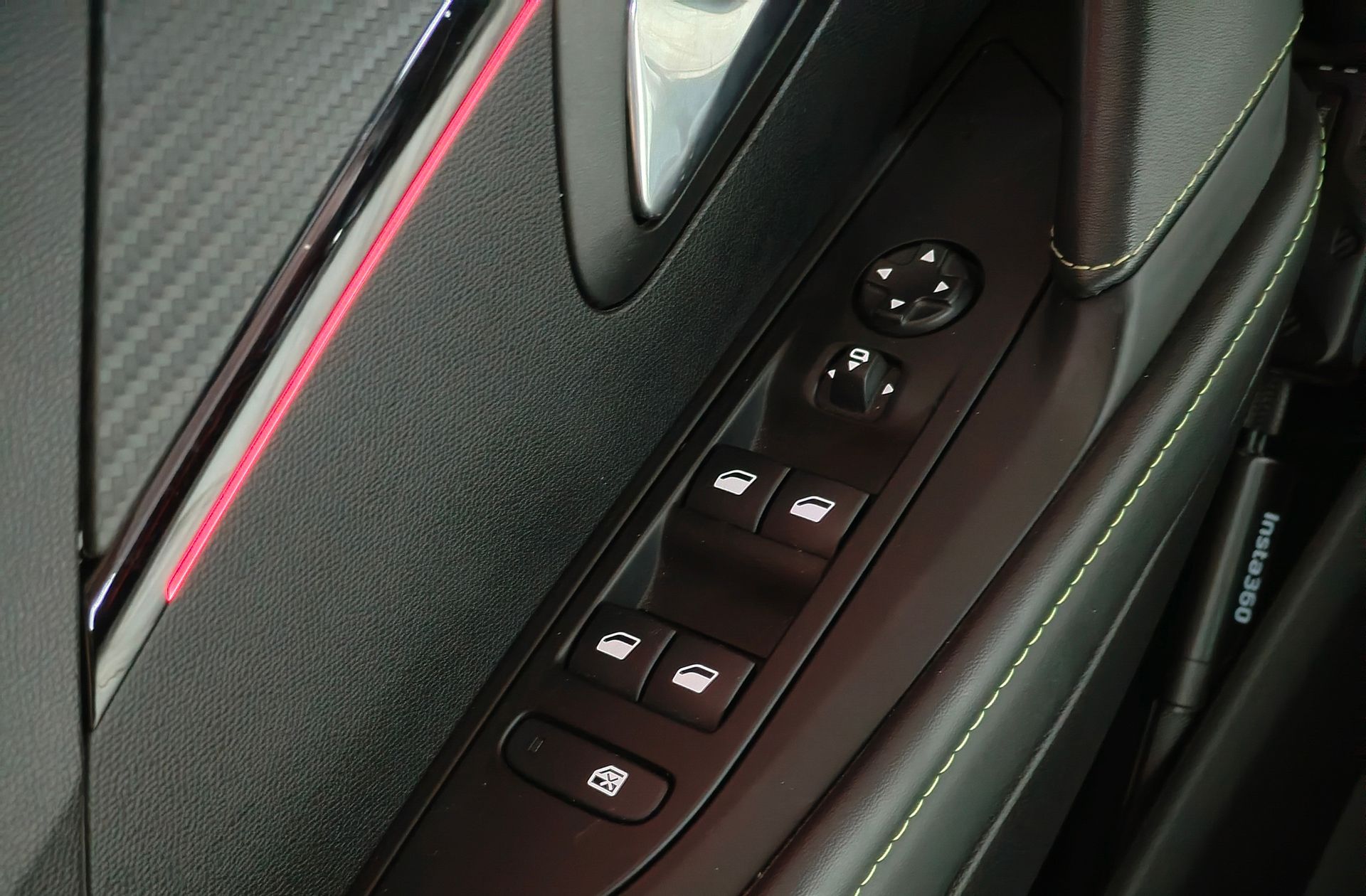 Peugeot 208 PureTech 100 GT - foto 34
