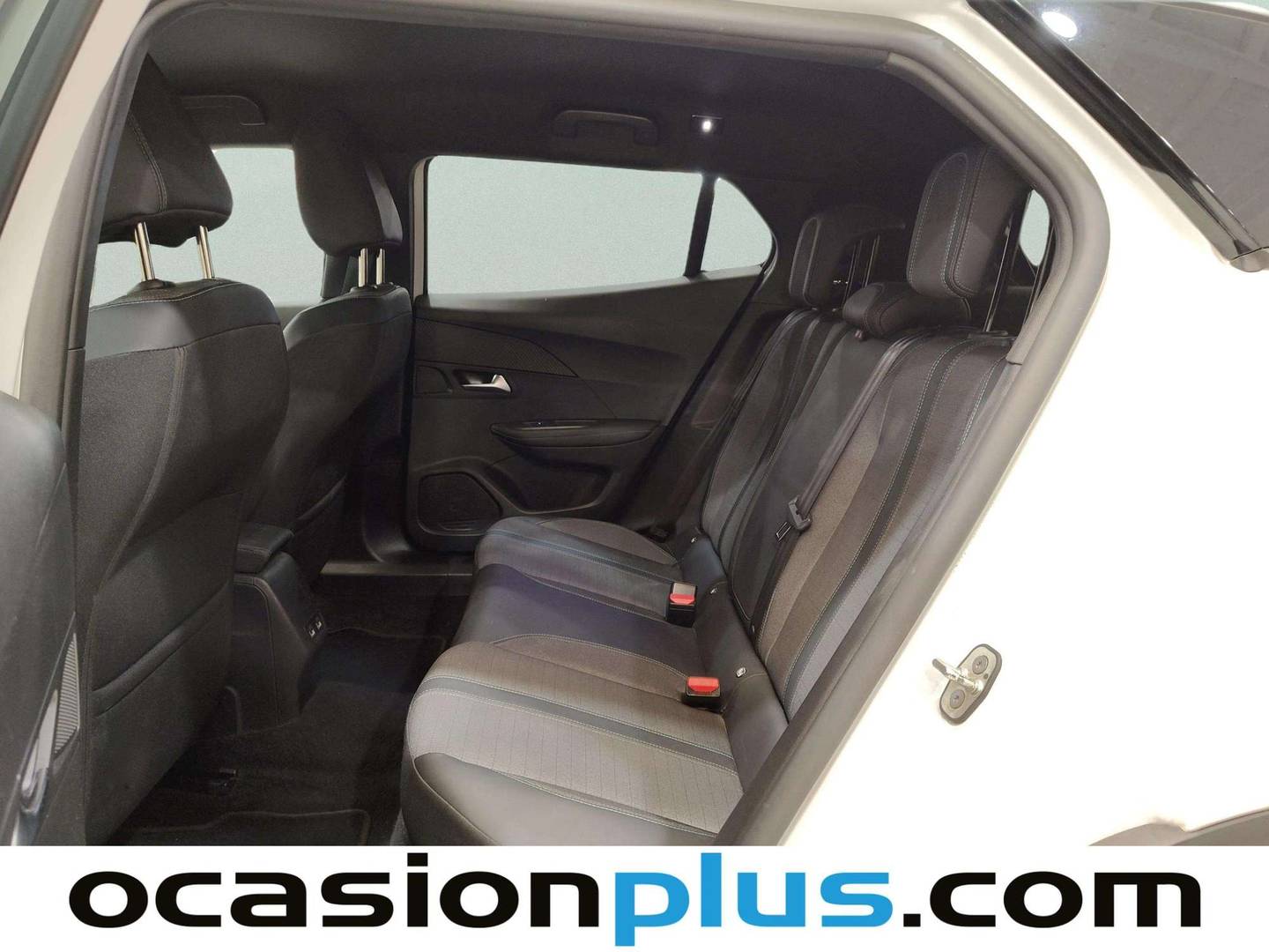 Foto asientos traseros Peugeot 2008 Peugeot 2008 PureTech 130 S&S Allure Pack (130 CV)