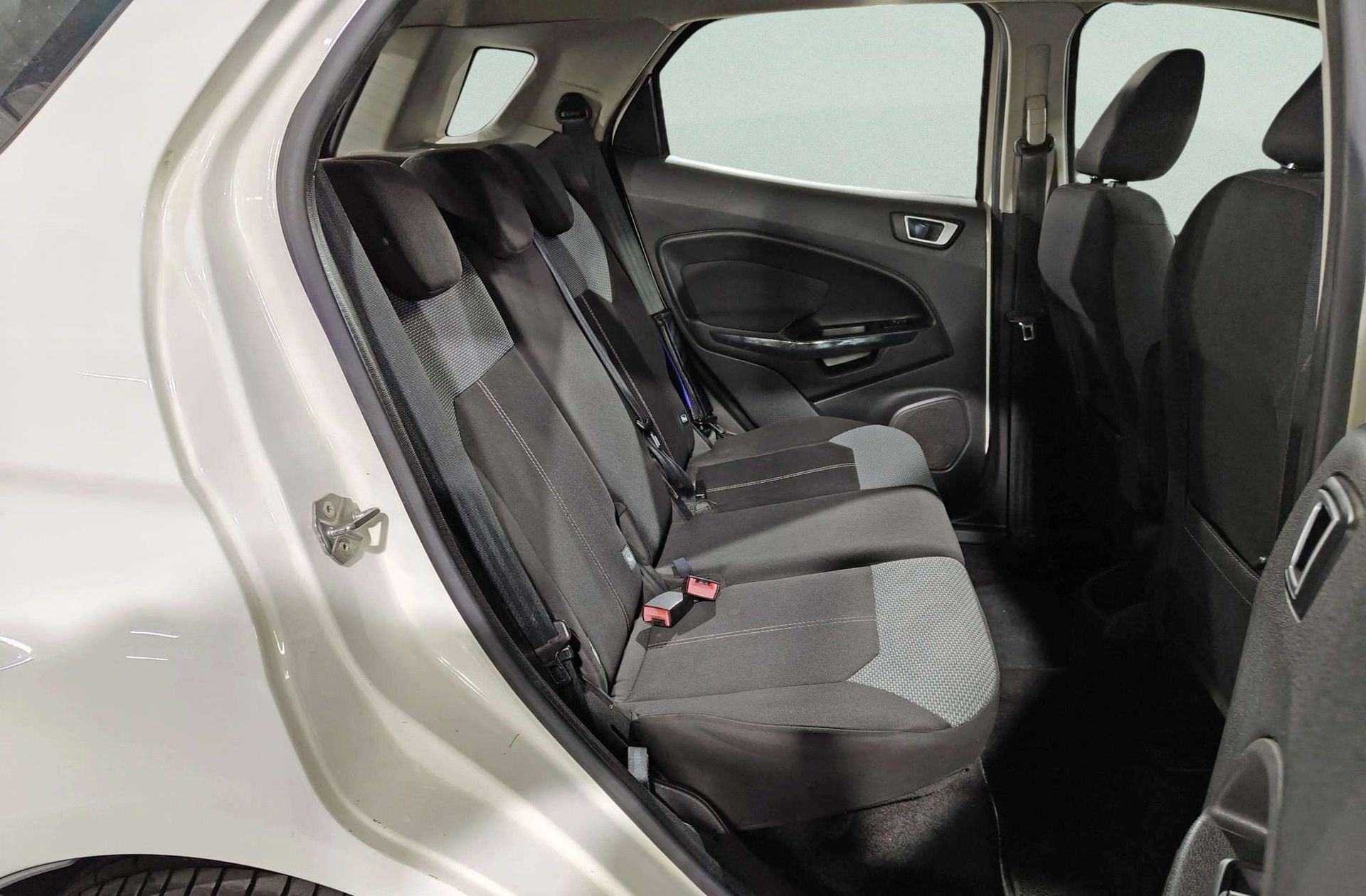 Ford EcoSport 1.5 TDCi Trend - foto 12