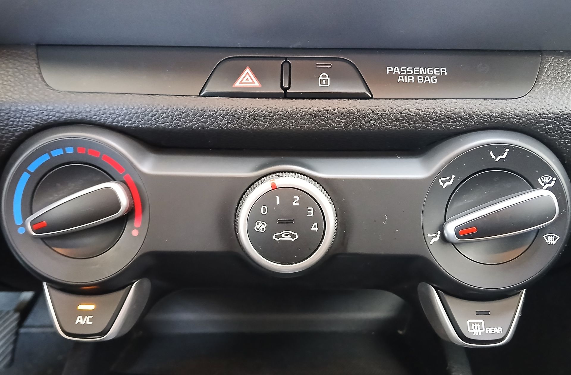 Kia Stonic 1.0 T-GDi MHEV iMT Concept - foto 27