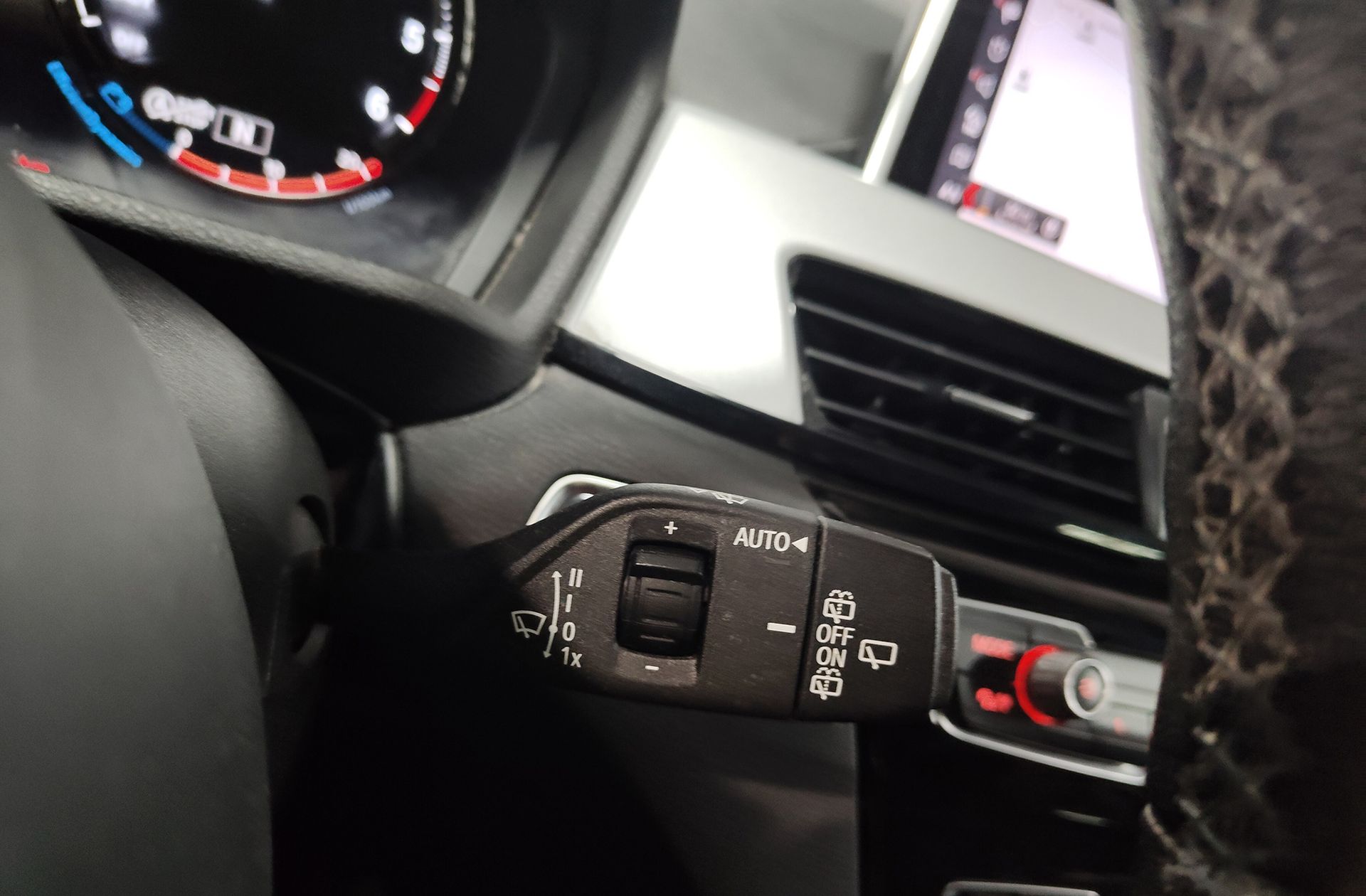 BMW X1 sDrive16d - foto 29
