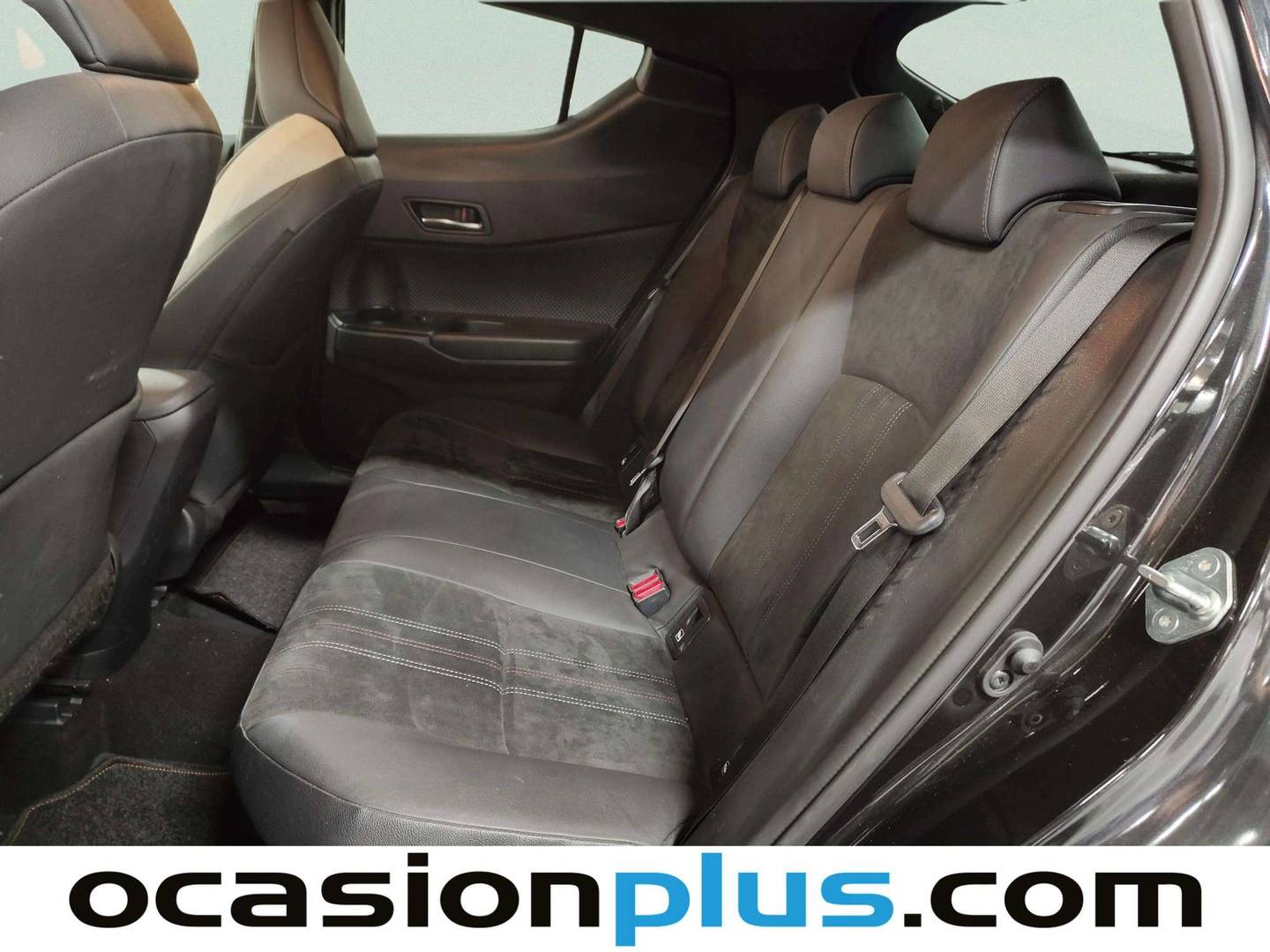 Foto asientos traseros Toyota C-HR Toyota C-HR 180H GR Sport Black Edition Auto (184 CV)
