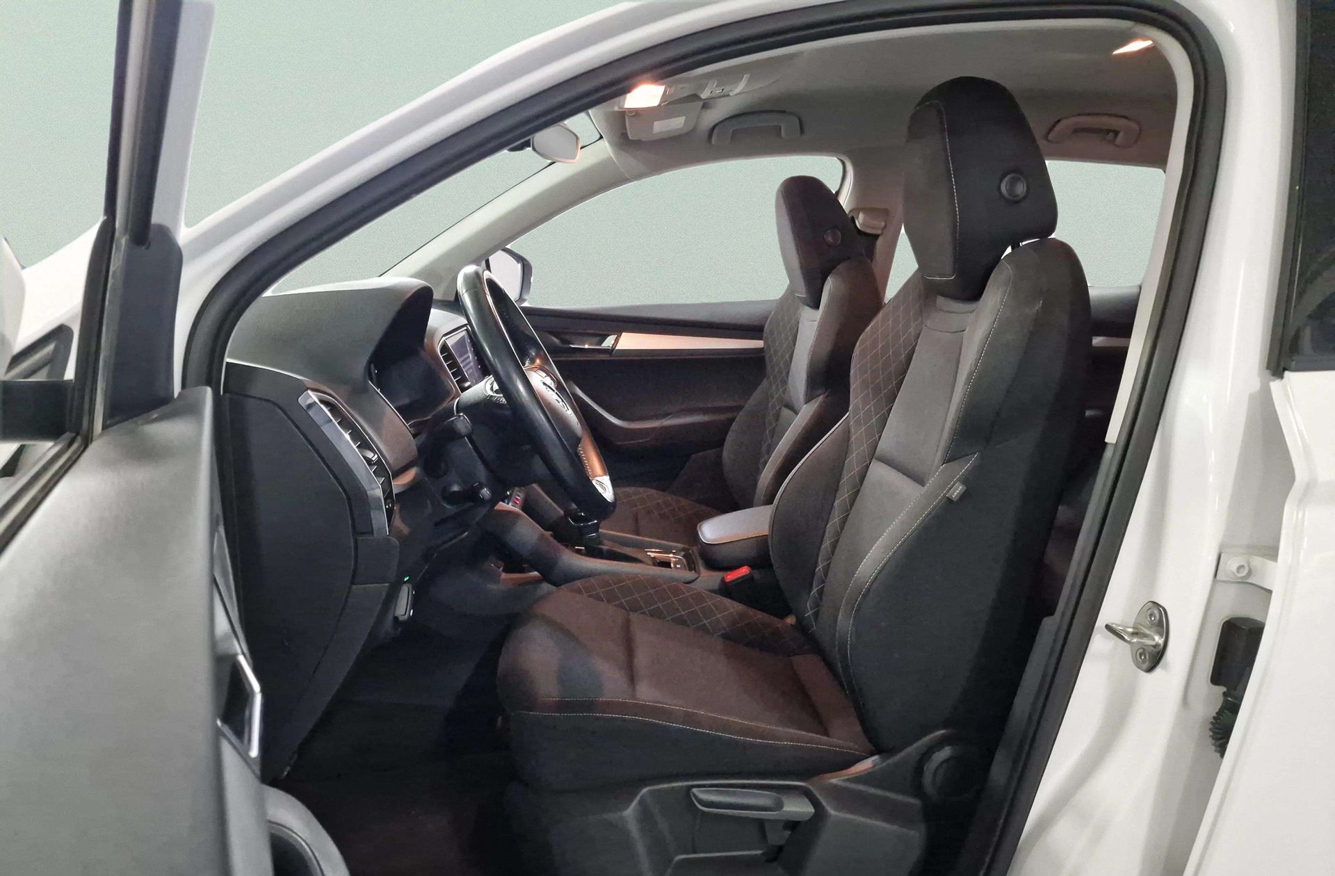 Škoda Karoq 2.0 TDI Ambition 4x4 DSG - foto 10