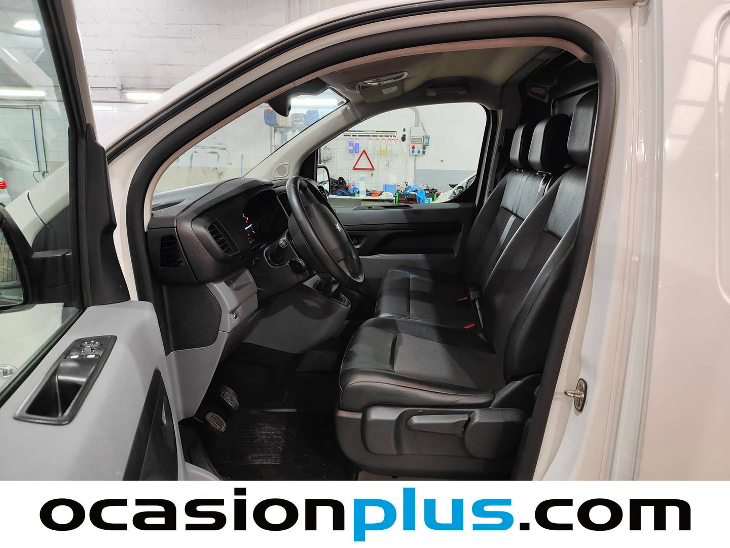 Foto asientos delanteros Peugeot Expert Peugeot Expert BlueHDi 100 Premium Standard (102 CV)