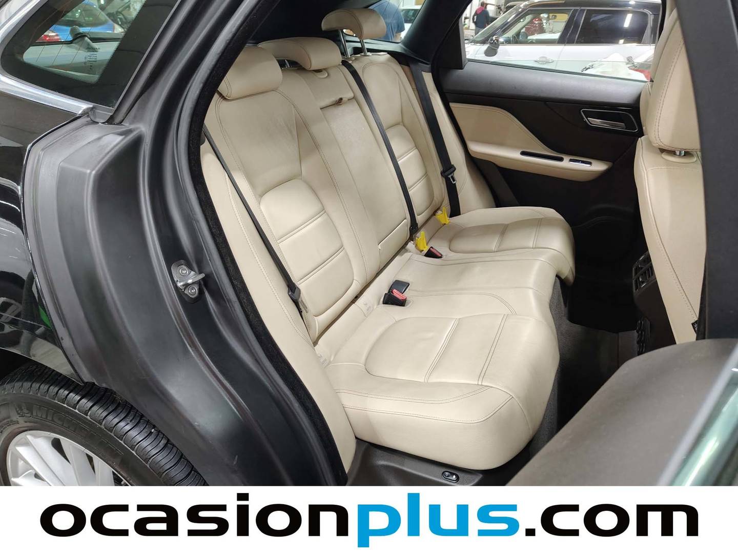 Foto Jaguar F-Pace Jaguar F-PACE 2.0T i4 Prestige AWD Auto (250 CV)