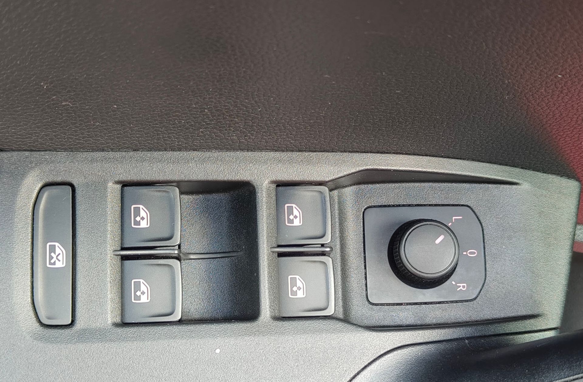 SEAT Arona 1.0 TGI GNC Reference Edition - foto 32