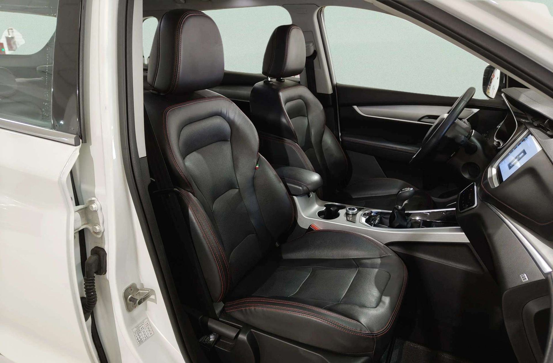 SWM G01 1.5T Luxury - foto 17