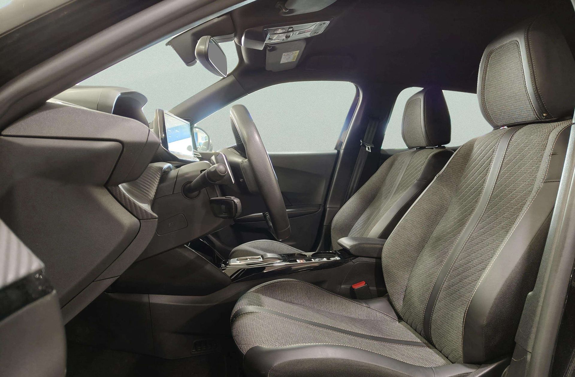 Peugeot 2008 Allure Hybrid eDCS6 - foto 11