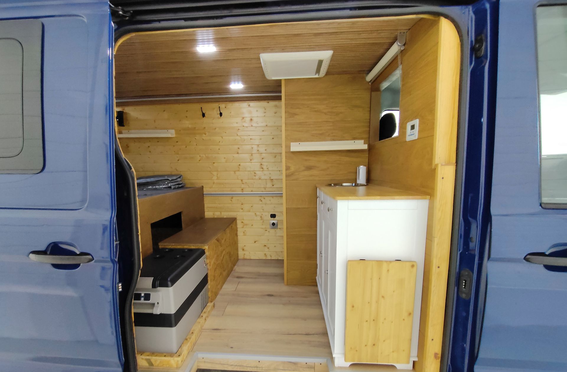 Volkswagen Crafter 30 Furgón Batalla Media TN 2.0 TDI 3 plazas - foto 30