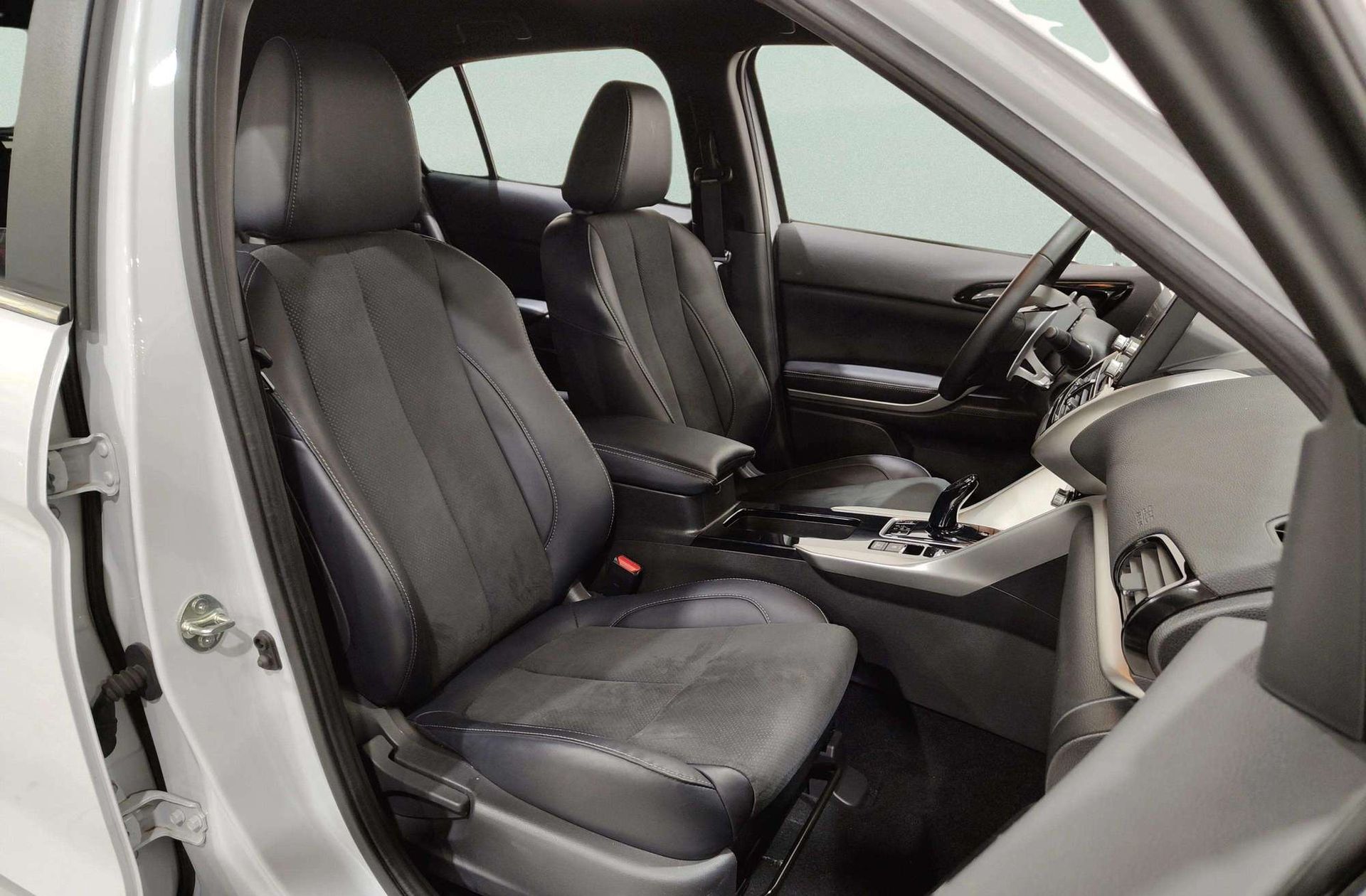 Mitsubishi Eclipse Cross 2.4 PHEV Kaiteki 4WD - foto 22