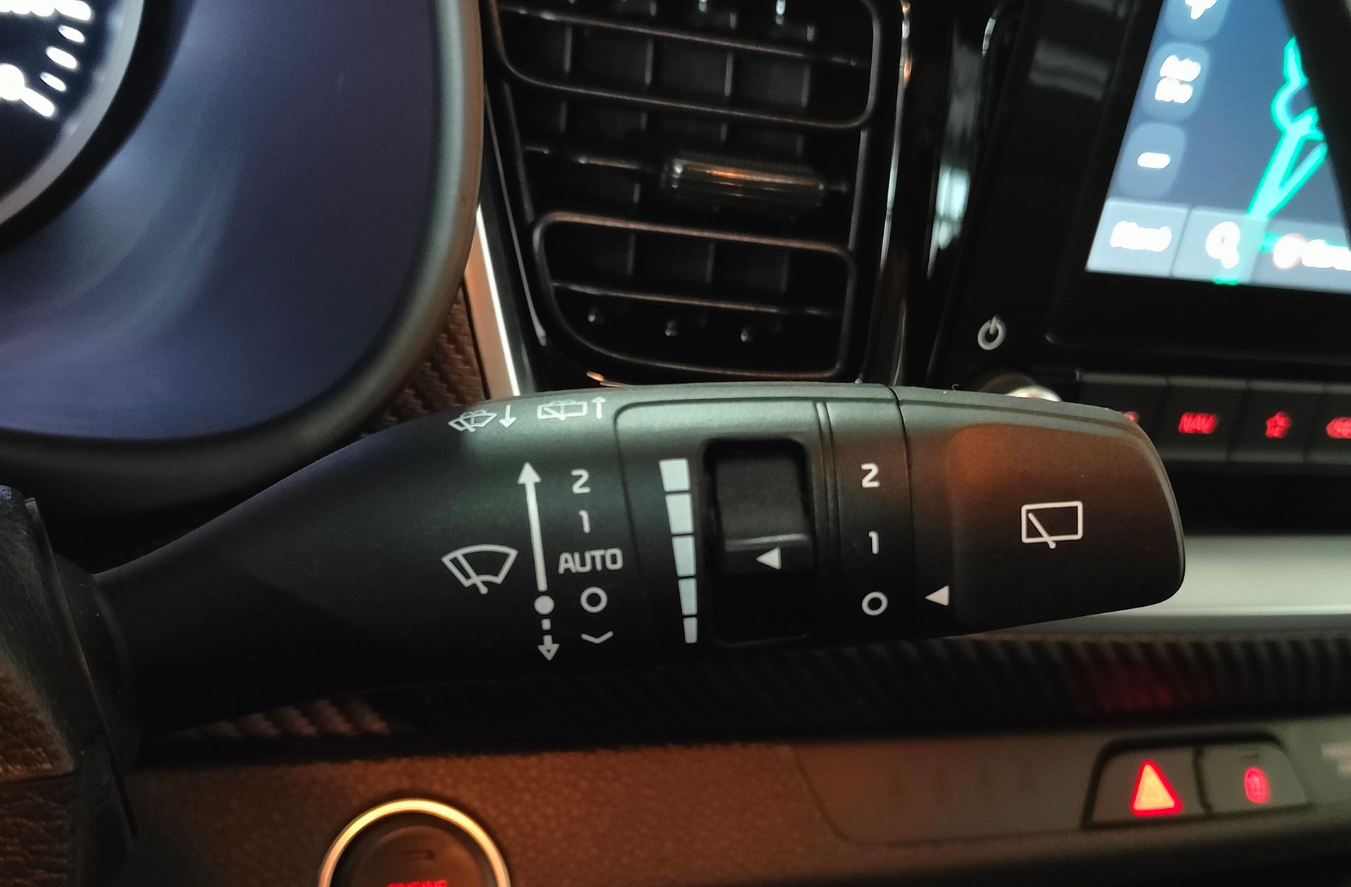 Kia Stonic 1.0 T-GDi MHEV iMT GT Line - foto 30
