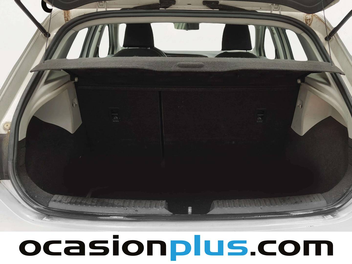 Fotos maletero Seat León Seat León 1.6 TDI S&S Reference (105 CV)