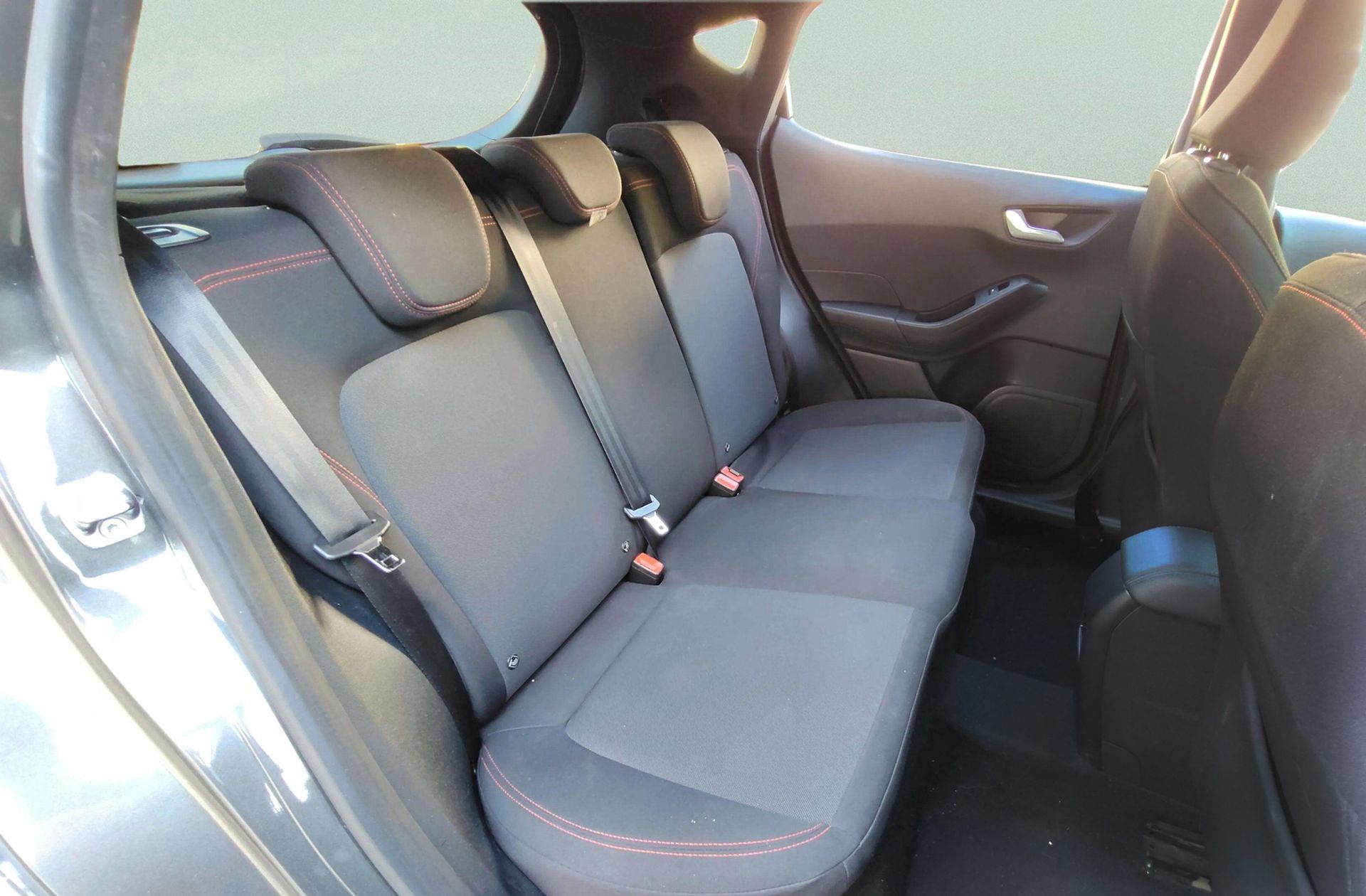 Ford Fiesta 1.0 EcoBoost MHEV ST-Line - foto 15