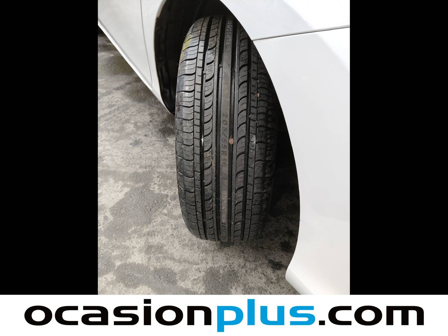 Foto Toyota Auris Toyota Auris 140H Touring Sports Active (136 CV)