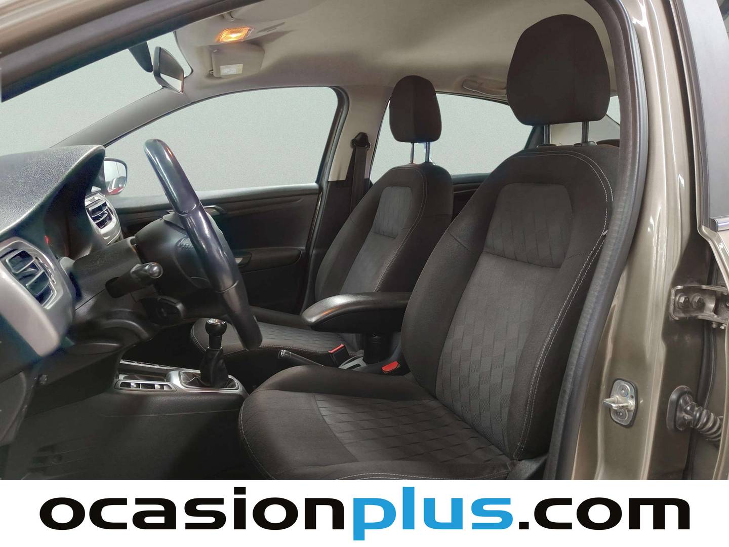 Foto asientos delanteros Citroën C-Elysée Citroen C-Elysee BlueHDi 100 Shine (100 CV)