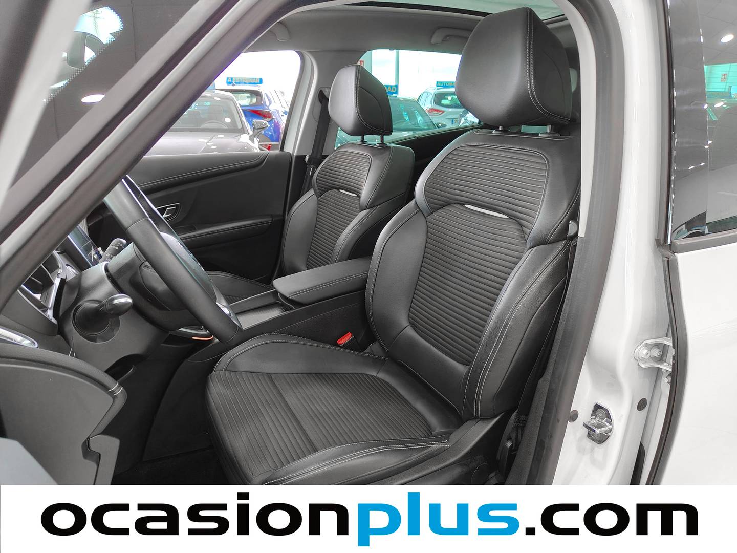 Foto asientos delanteros Renault Scénic Renault Scenic Zen TCe (160 CV) GPF