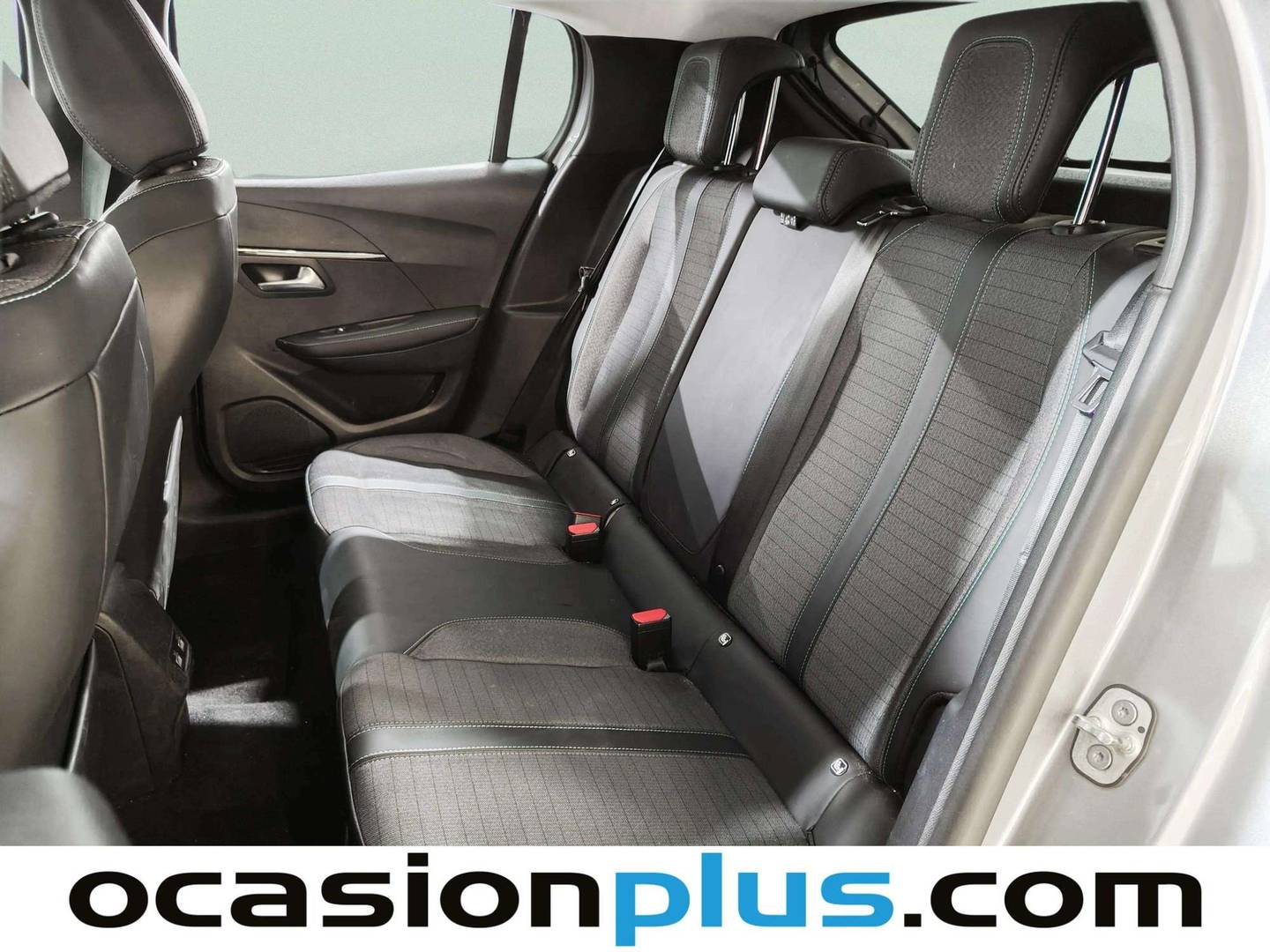 Foto asientos traseros Peugeot 208 Peugeot 208 PureTech 100 Allure Pack EAT8 (100 CV)