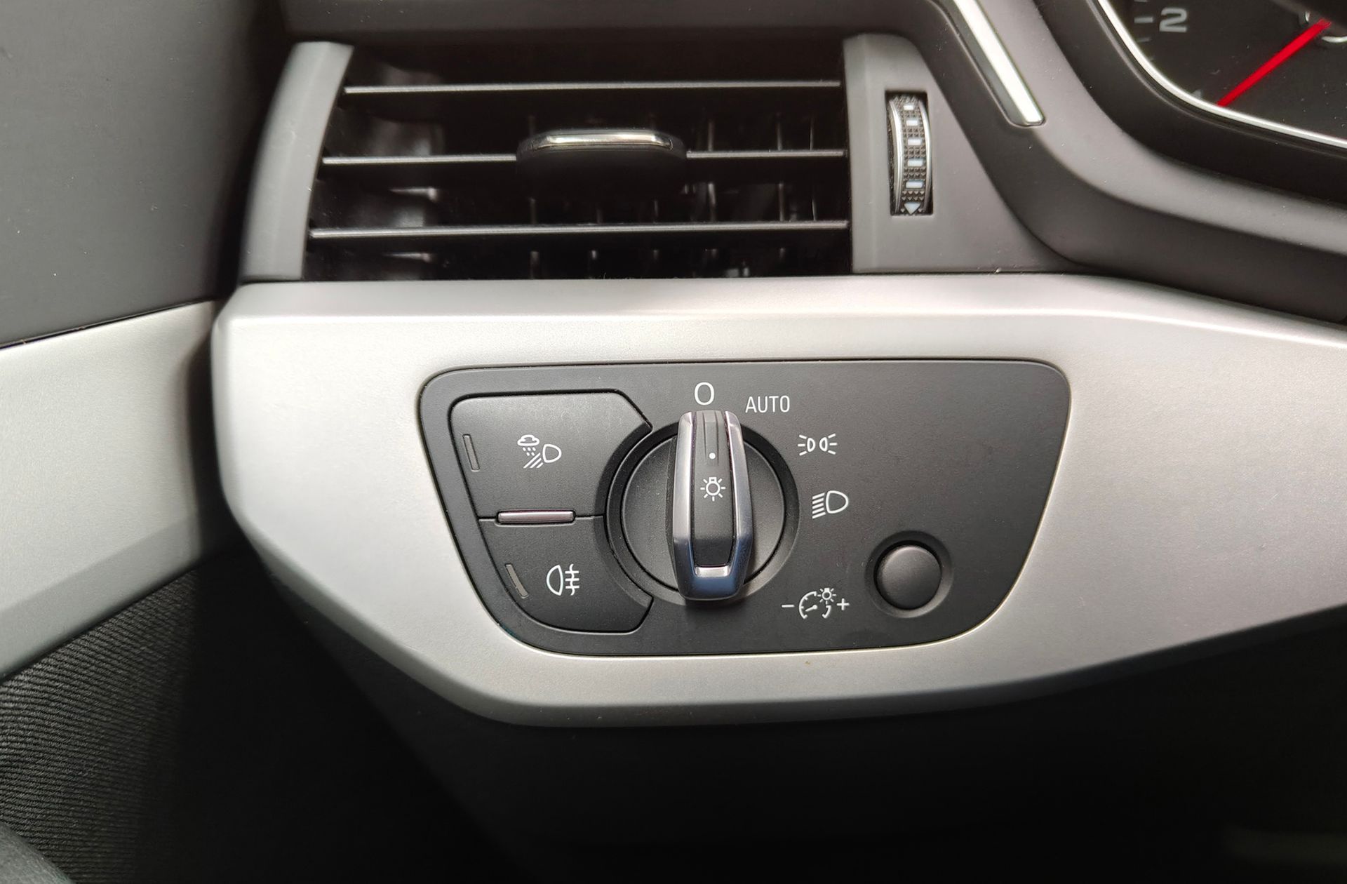 Audi A4 Avant Advanced 35 TFSI S tronic - foto 24