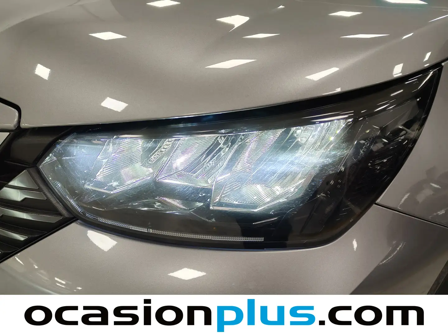 Foto Peugeot 2008 Peugeot 2008 Allure Hybrid eDCS6 (145 CV)