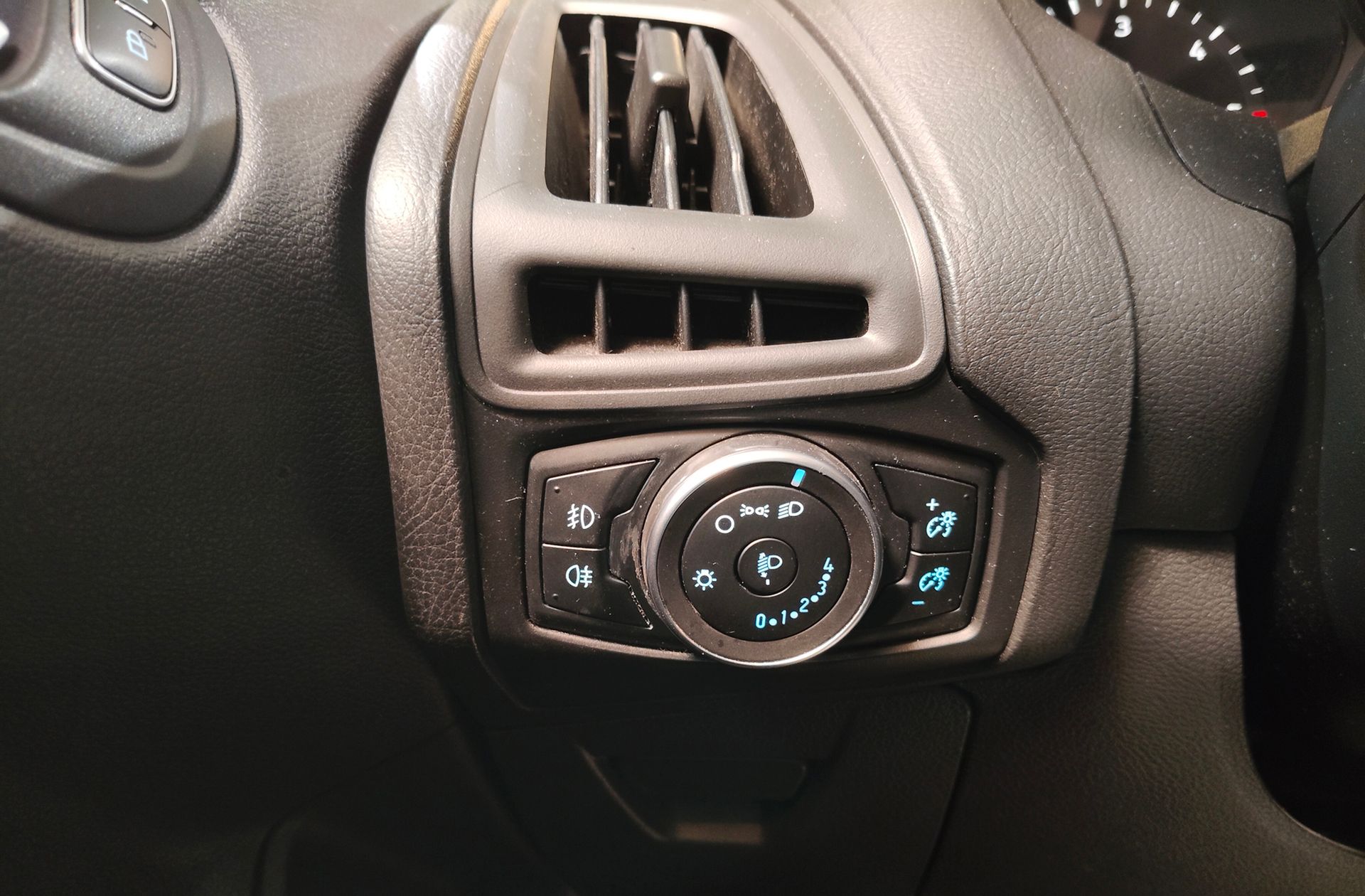Ford Focus 1.5 TDCi Business - foto 19