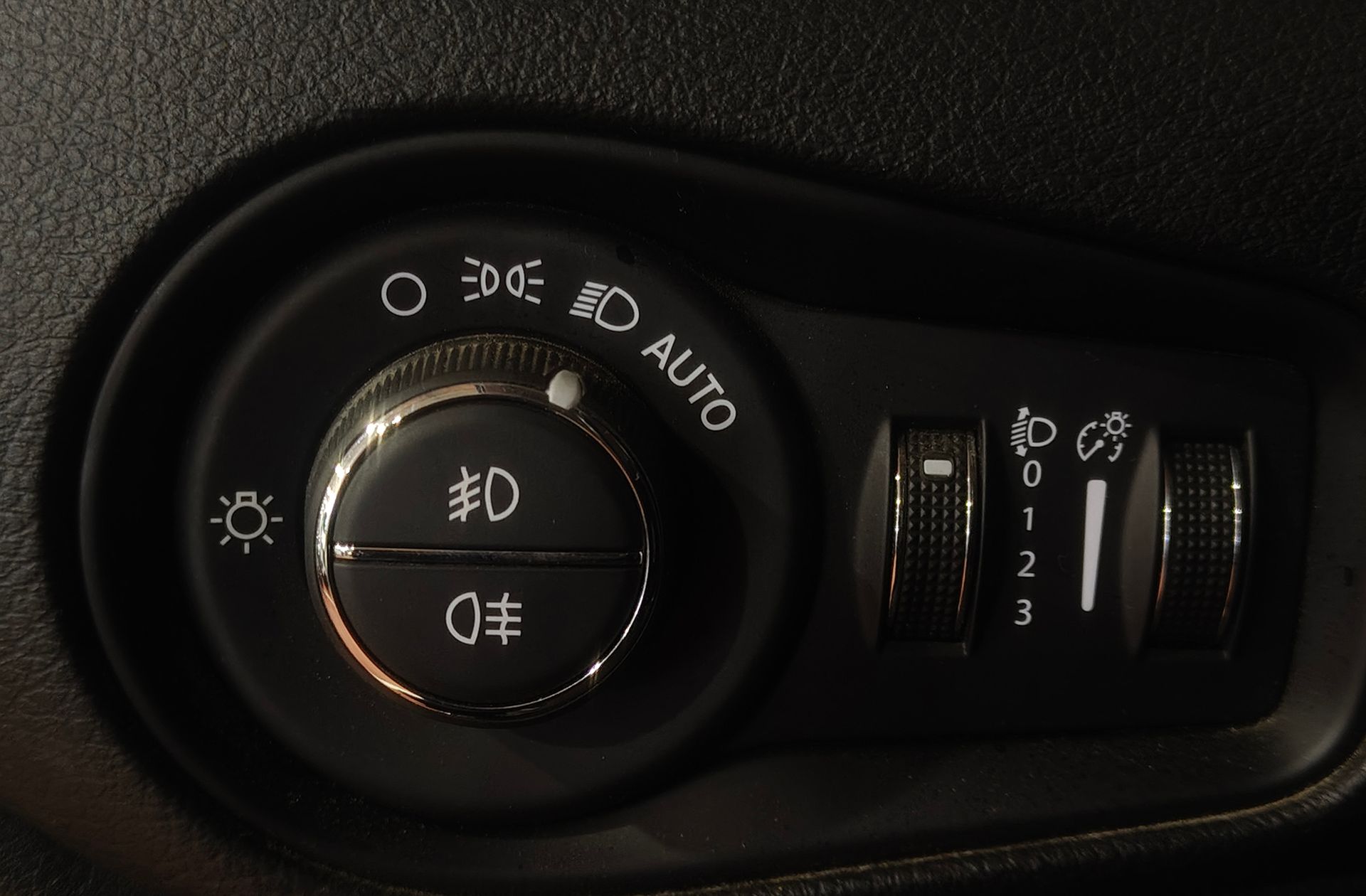 Jeep Renegade 2.0 MultiJet Limited 4x4 AD Low - foto 24