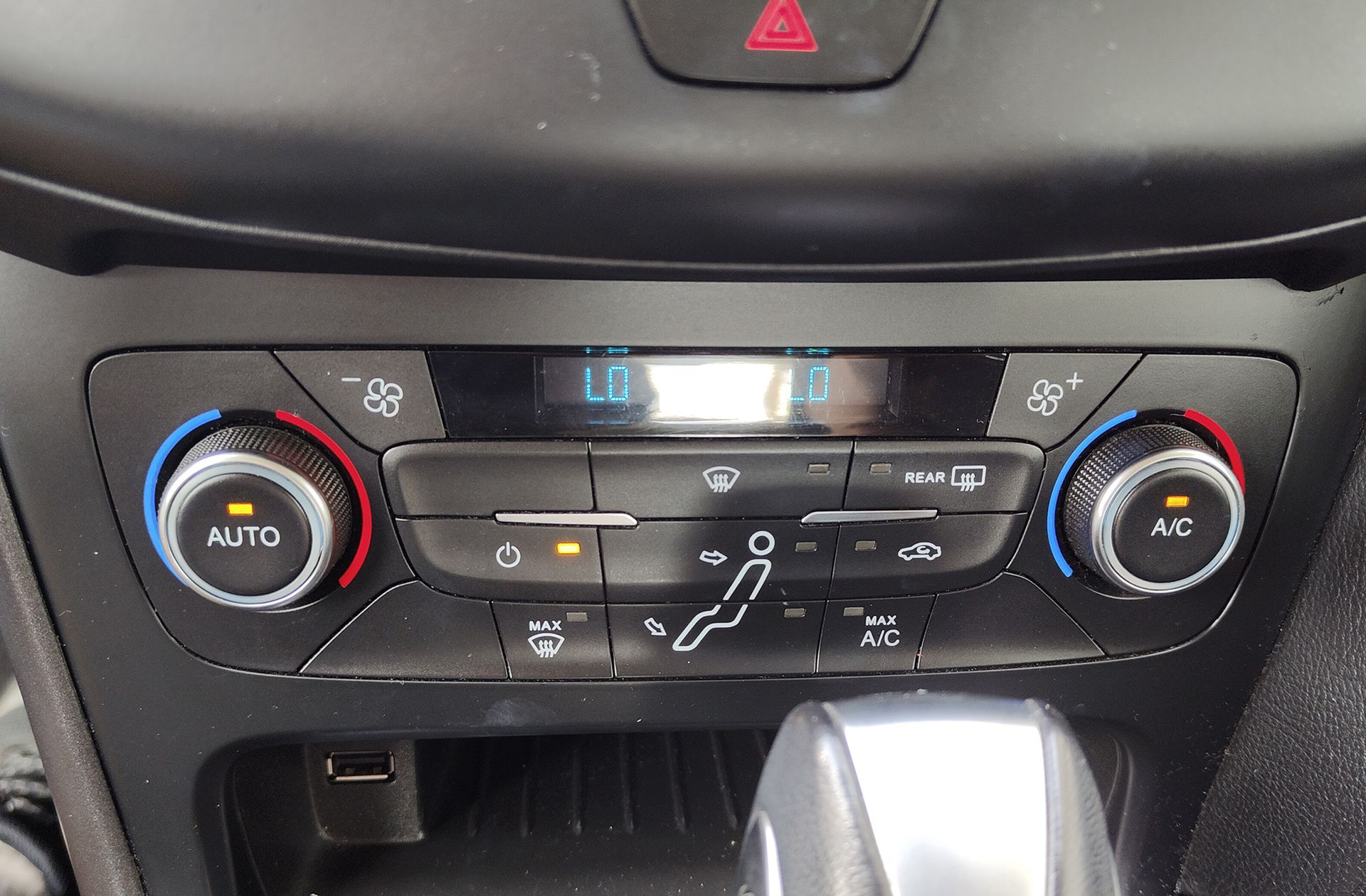 Ford Focus 1.0 EcoBoost Trend+ - foto 31