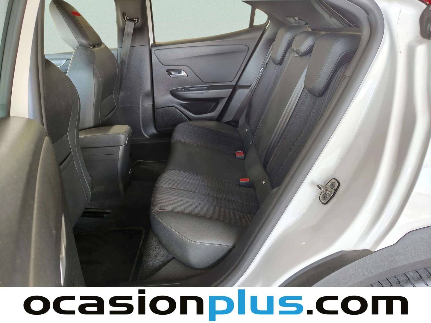 Foto asientos traseros Opel Mokka Opel Mokka 1.2 T GS Line Plus Auto (130 CV)