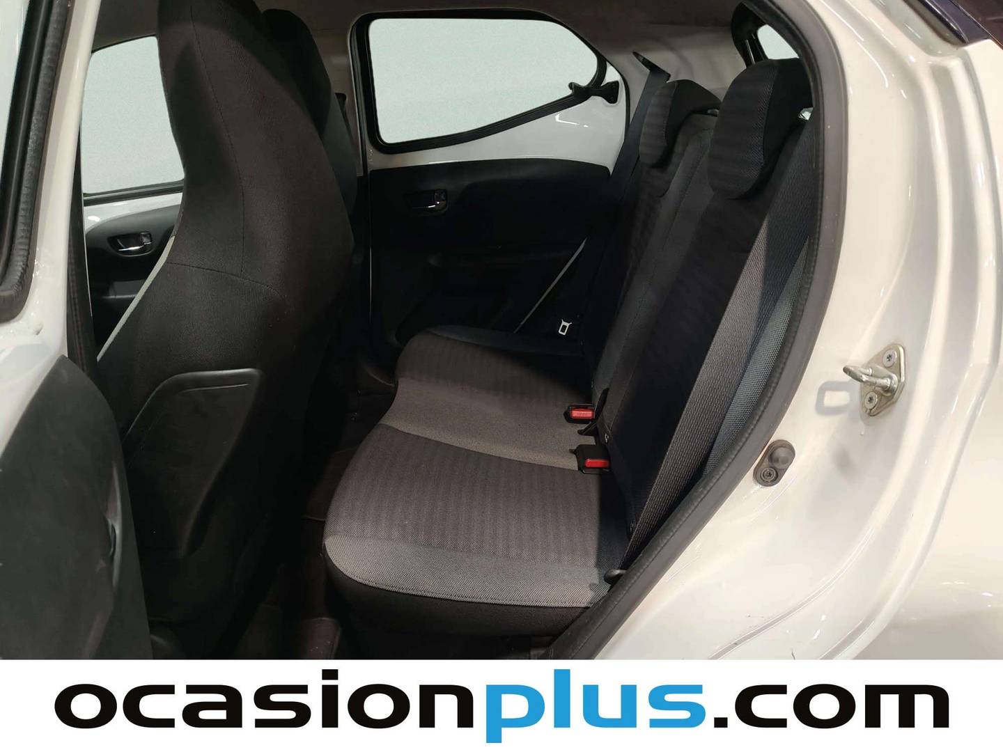 Foto asientos traseros Toyota Aygo Toyota Aygo 1.0 70 x-play (72 CV)