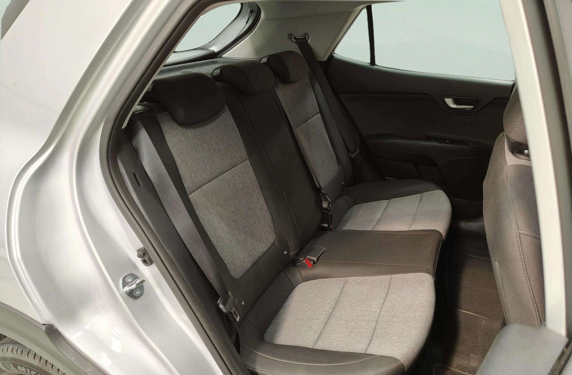 Kia Stonic 1.0 T-GDi MHEV Concept - foto 17