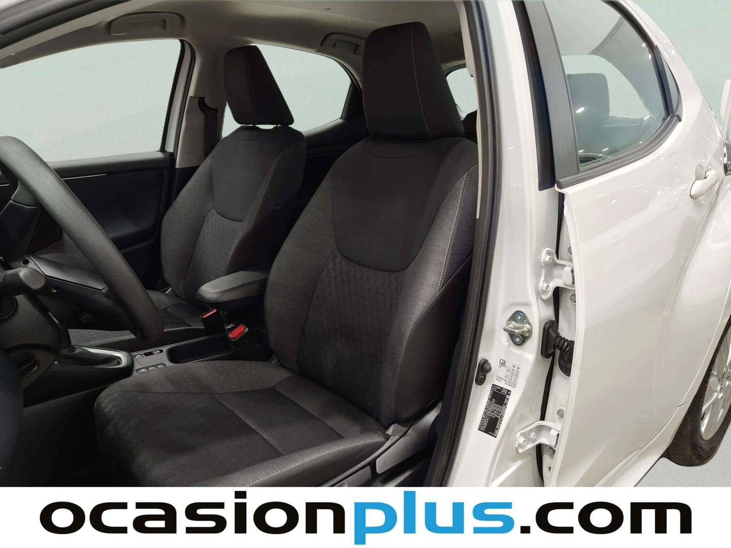 Foto asientos delanteros Toyota Yaris Toyota Yaris 120H Business Plus (116 CV)