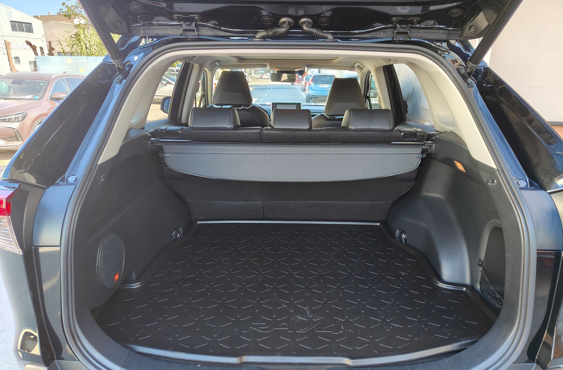 Toyota RAV4 2.5l hybrid Luxury - foto 21