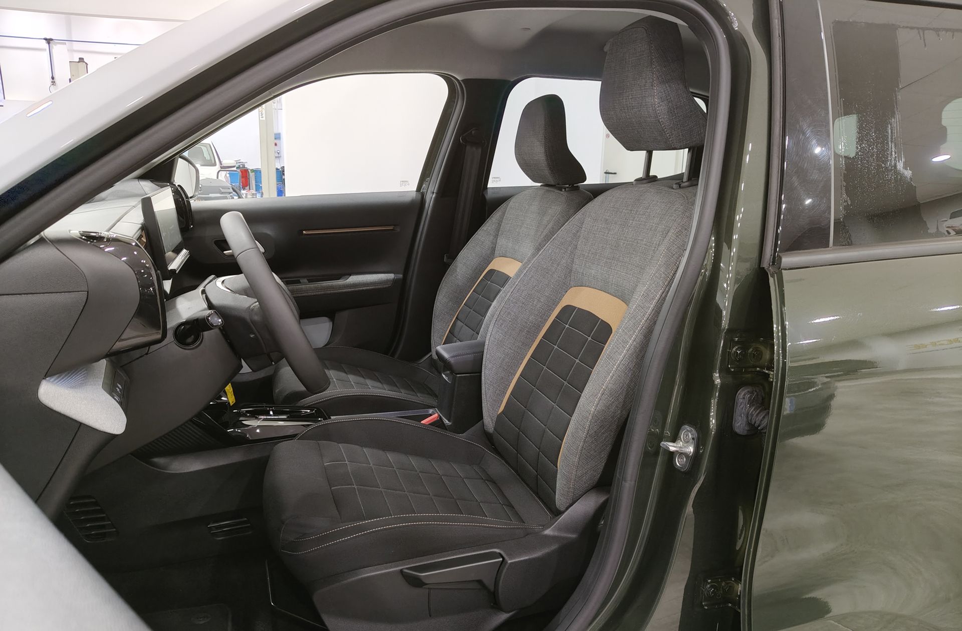 Citroën C3 Aircross Hybrid 145 Plus e-DCS6 - foto 10