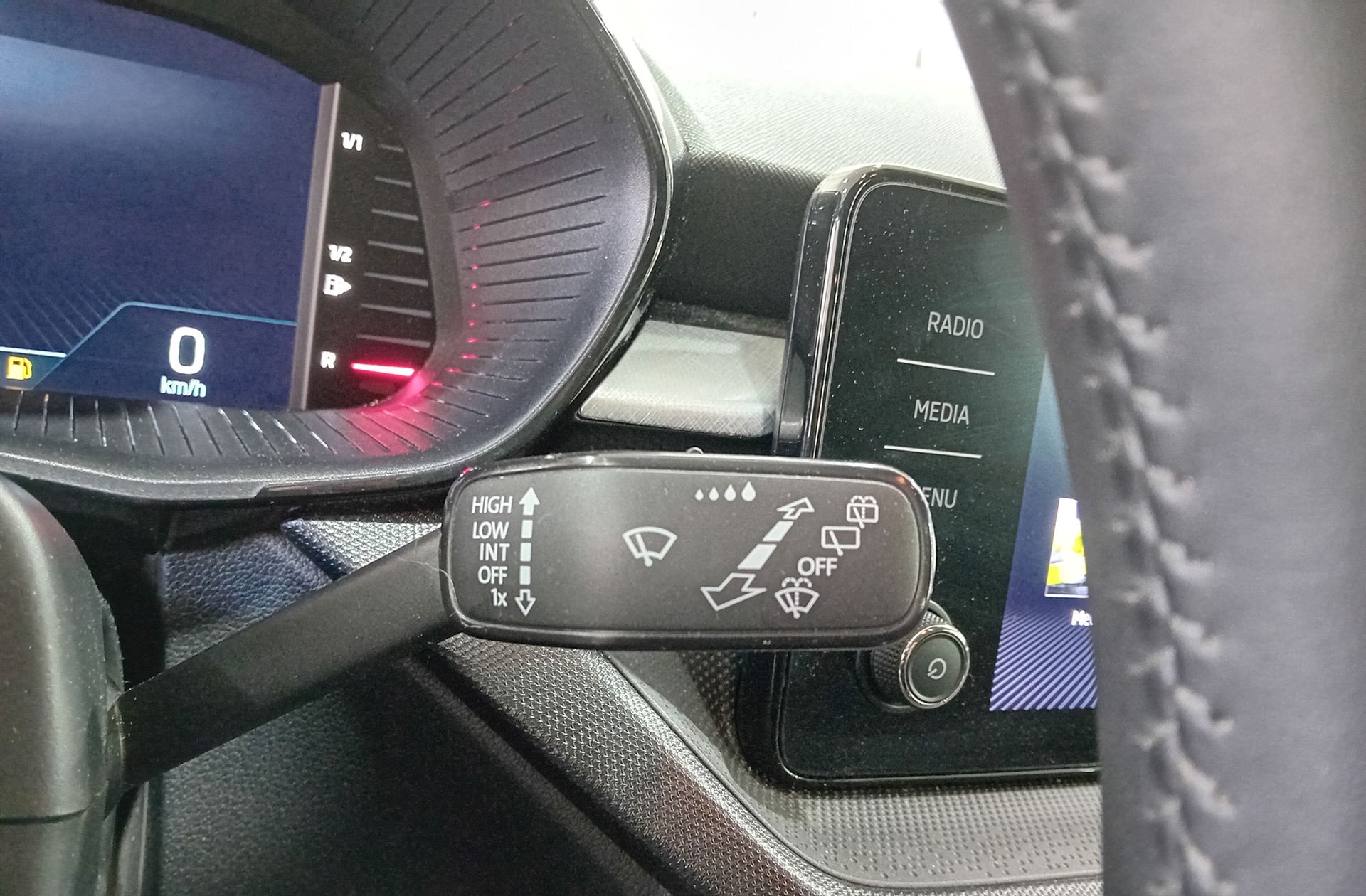 Škoda Fabia 1.0 TSI Ambition - foto 25