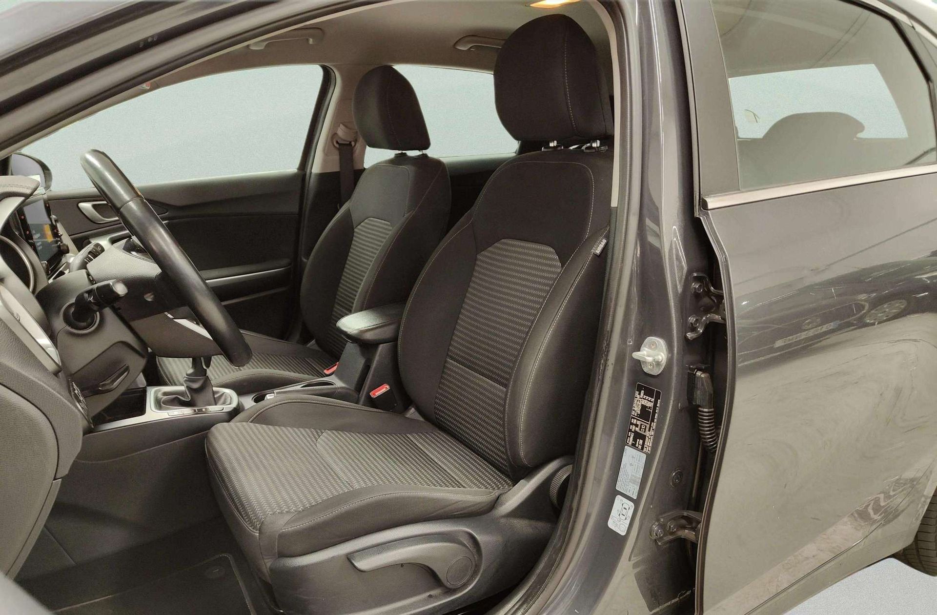 Kia Ceed 1.6 MHEV iMT Drive - foto 11