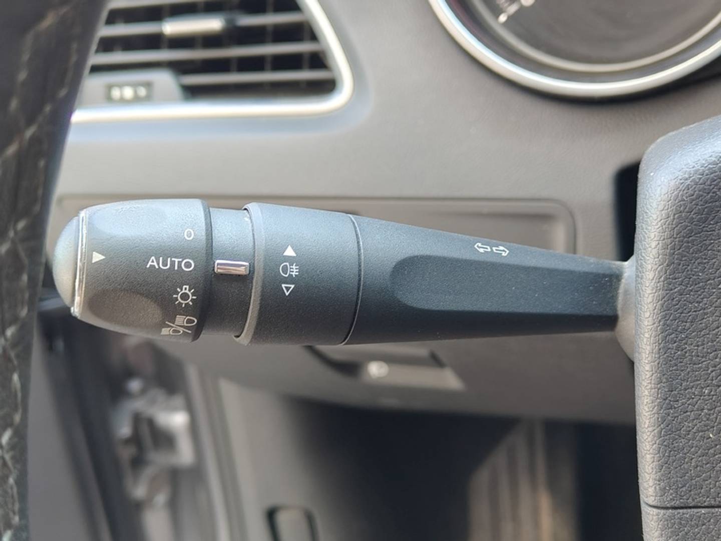 Foto Peugeot 508 Peugeot 508 SW Peugeot 508 SW 1.6 BlueHDI Active 88 kW (120 CV)