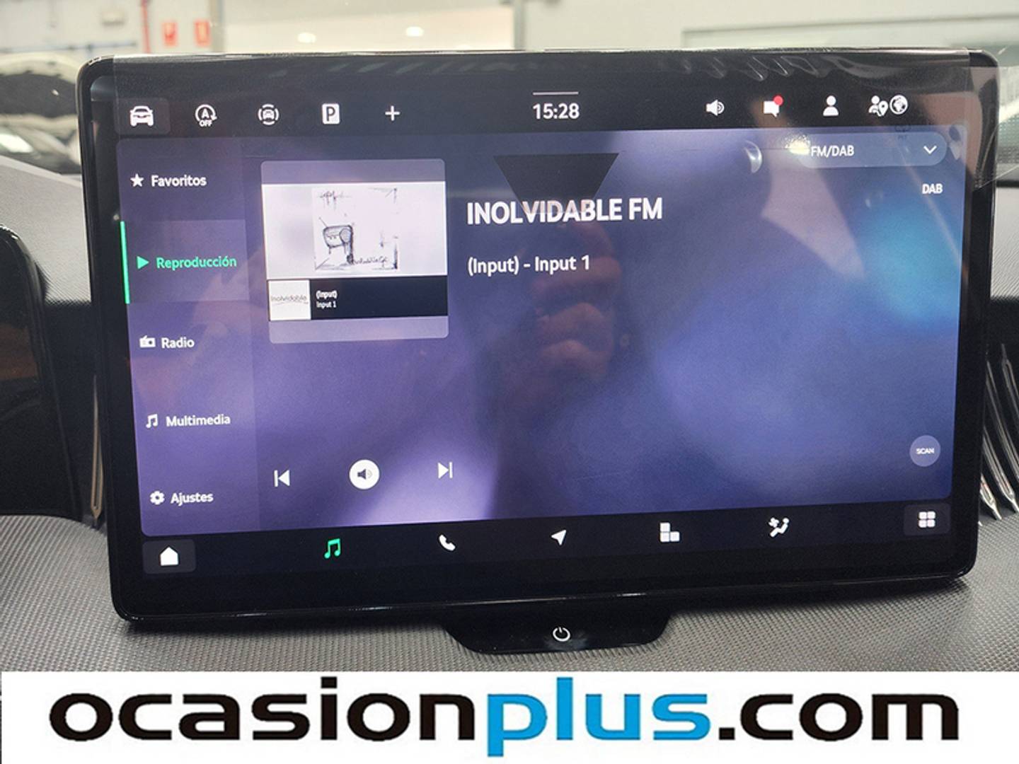 Foto Skoda Superb Skoda Superb 1.5 TSI m-HEV Essence DSG (150 CV)