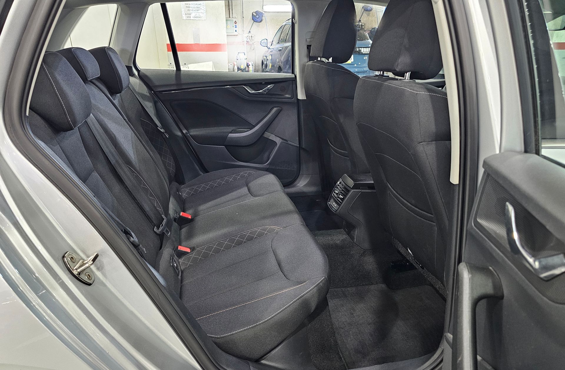 Škoda Kamiq 1.5 TSI Ambition DSG - foto 19