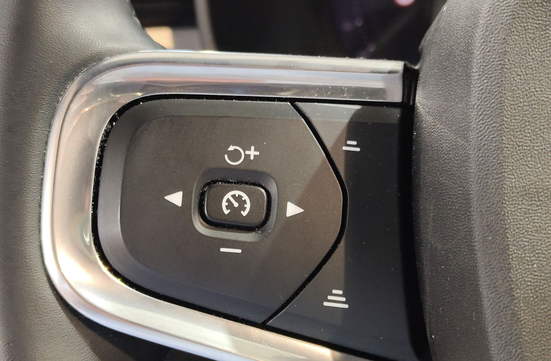 Volvo XC40 B3 Gasolina Mild hybrid Core - foto 26