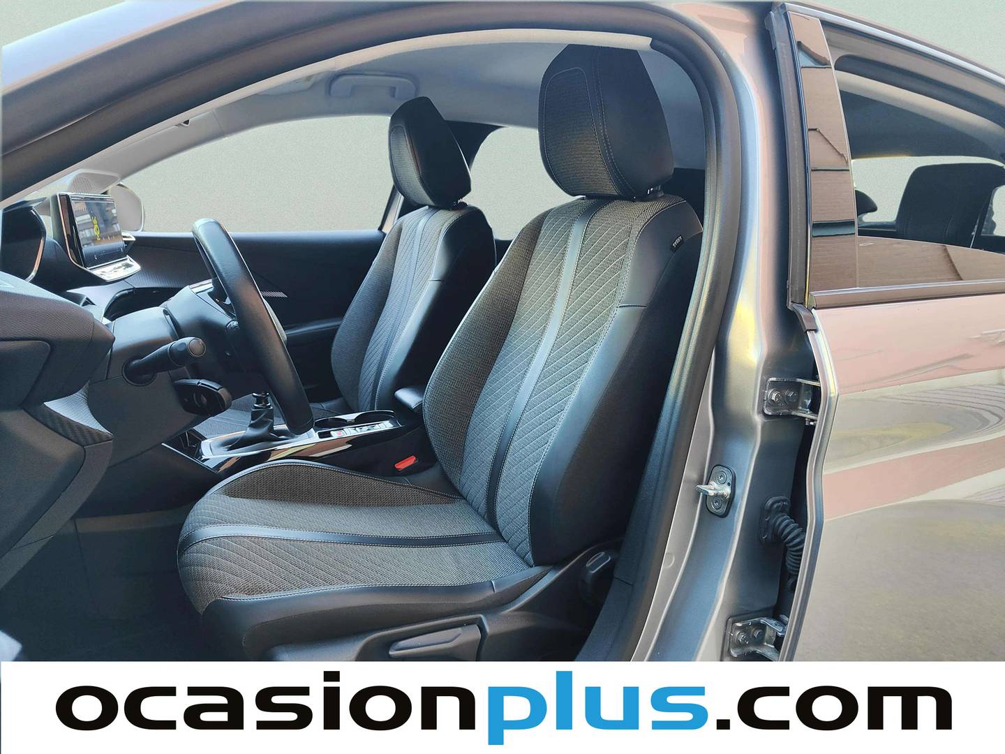 Foto asientos delanteros Peugeot 208 Peugeot 208 PureTech 100 Allure (100 CV)