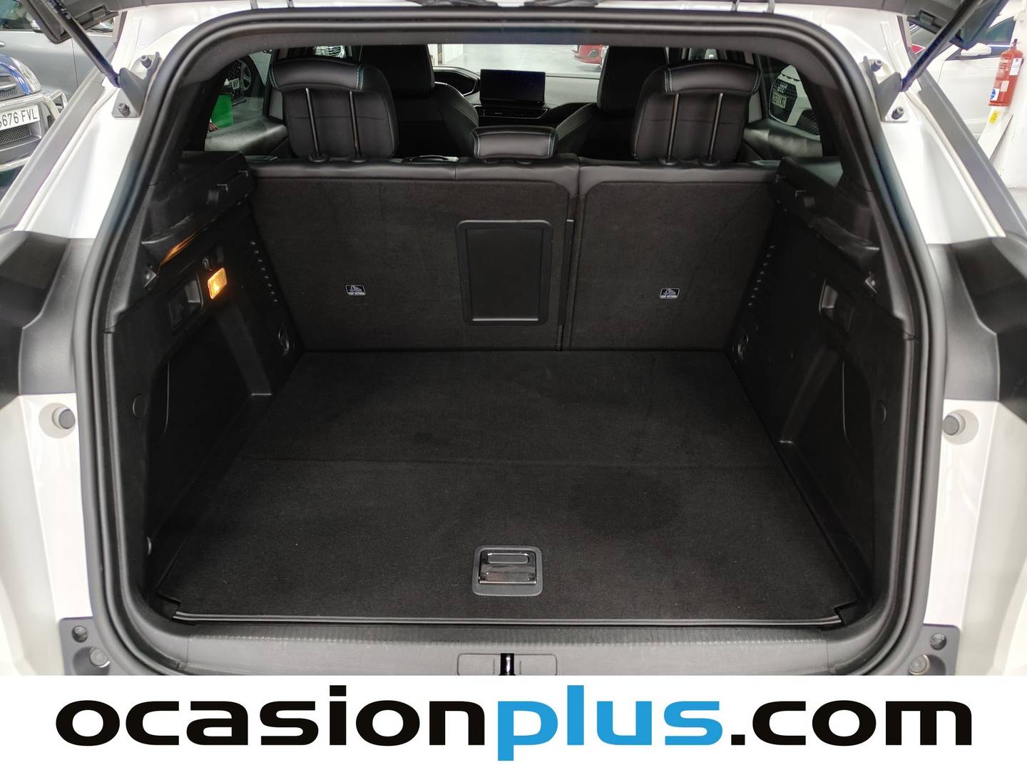 Foto Peugeot 3008 Hybrid Peugeot 3008 Hybrid 300 Allure Pack e-EAT8 (300 CV)