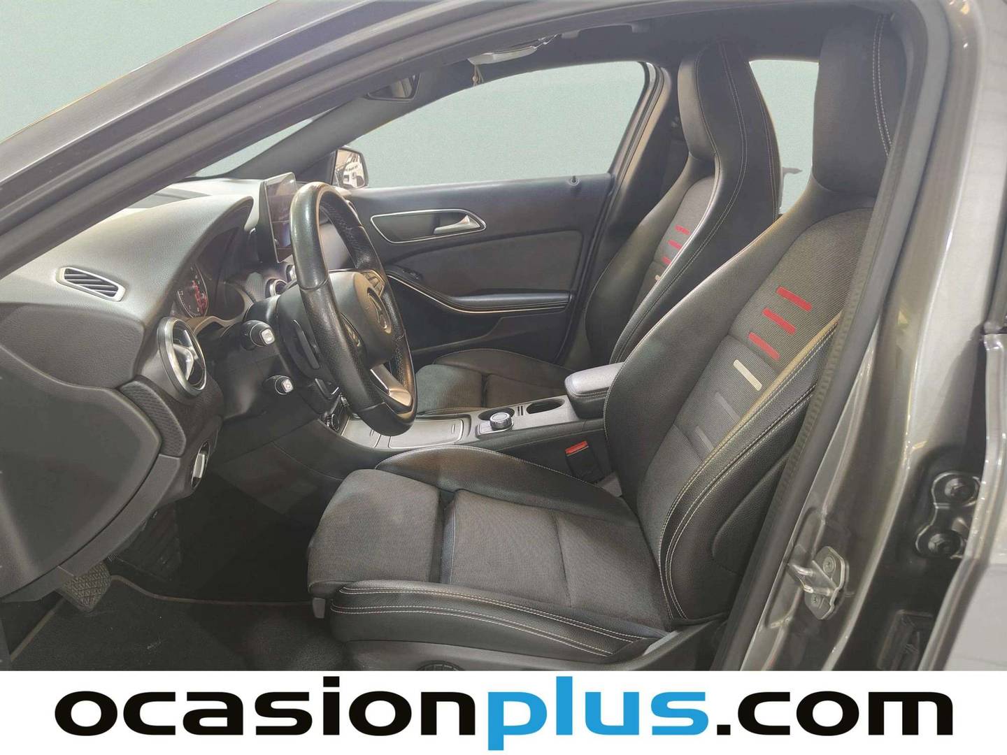 Foto asientos delanteros Mercedes Clase A Mercedes Clase A 200 d (136 CV) Pack AMG