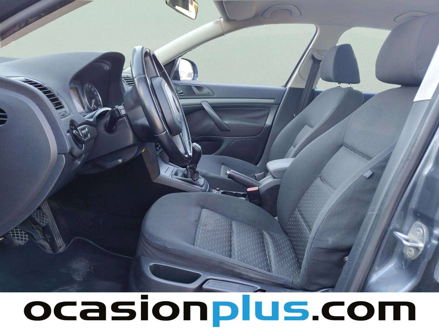 Foto asientos delanteros Skoda Octavia Skoda Octavia 1.6 TDI Active Plus (105 CV)