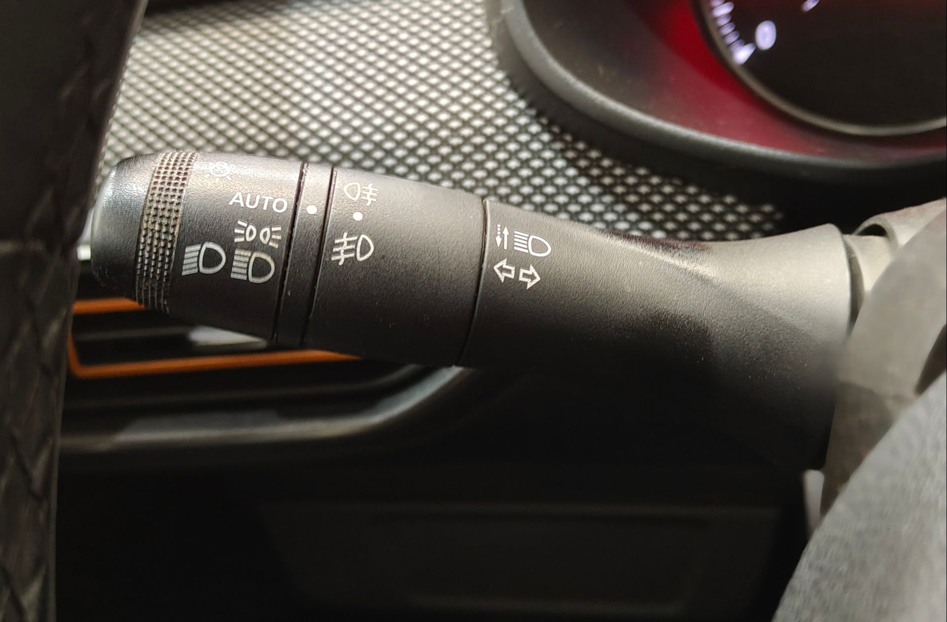 Dacia Sandero Stepway Comfort TCe CVT - foto 29