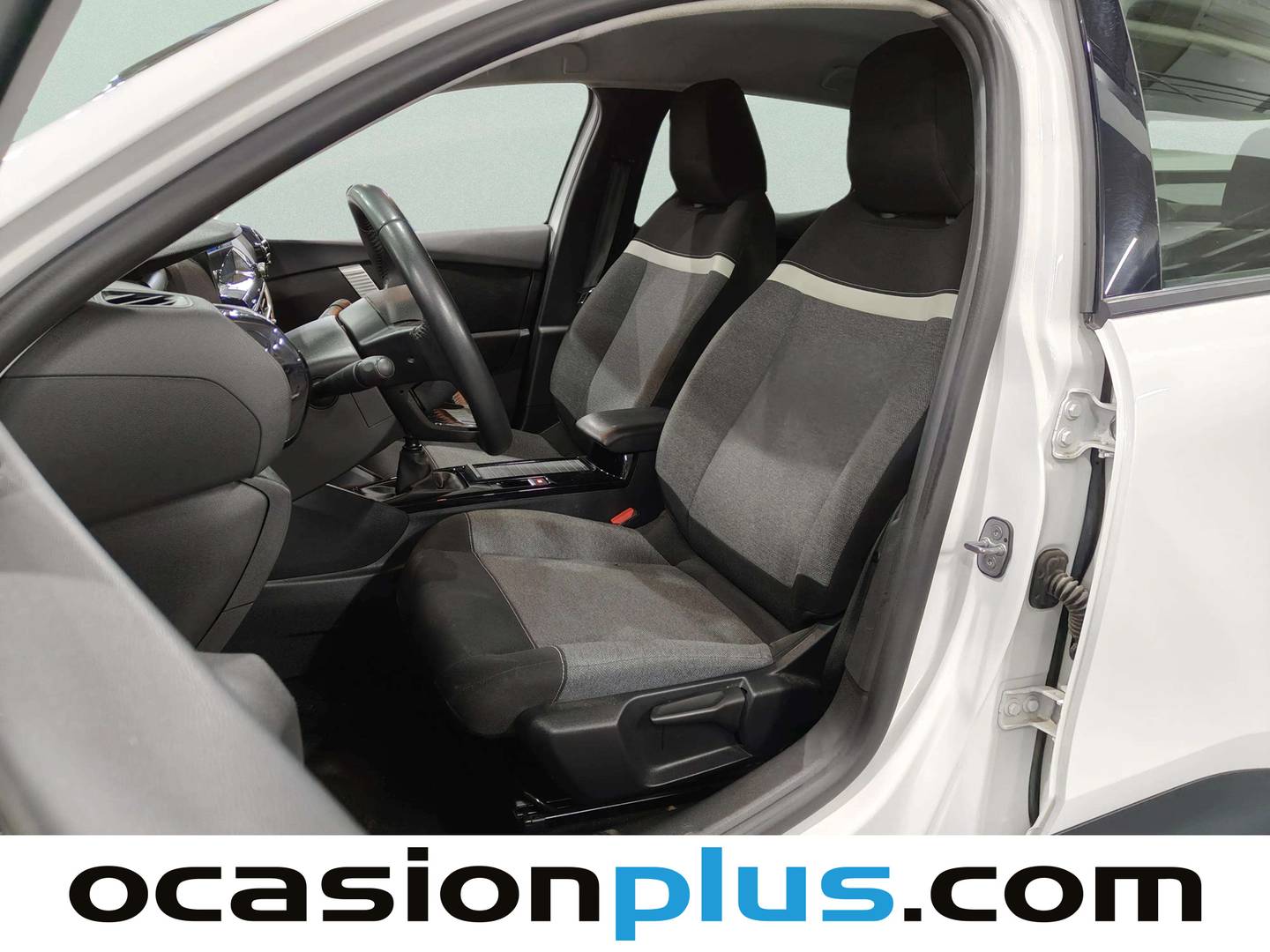 Foto asientos delanteros Citroën C4 Citroen C4 PureTech 130 S&S You (131 CV)