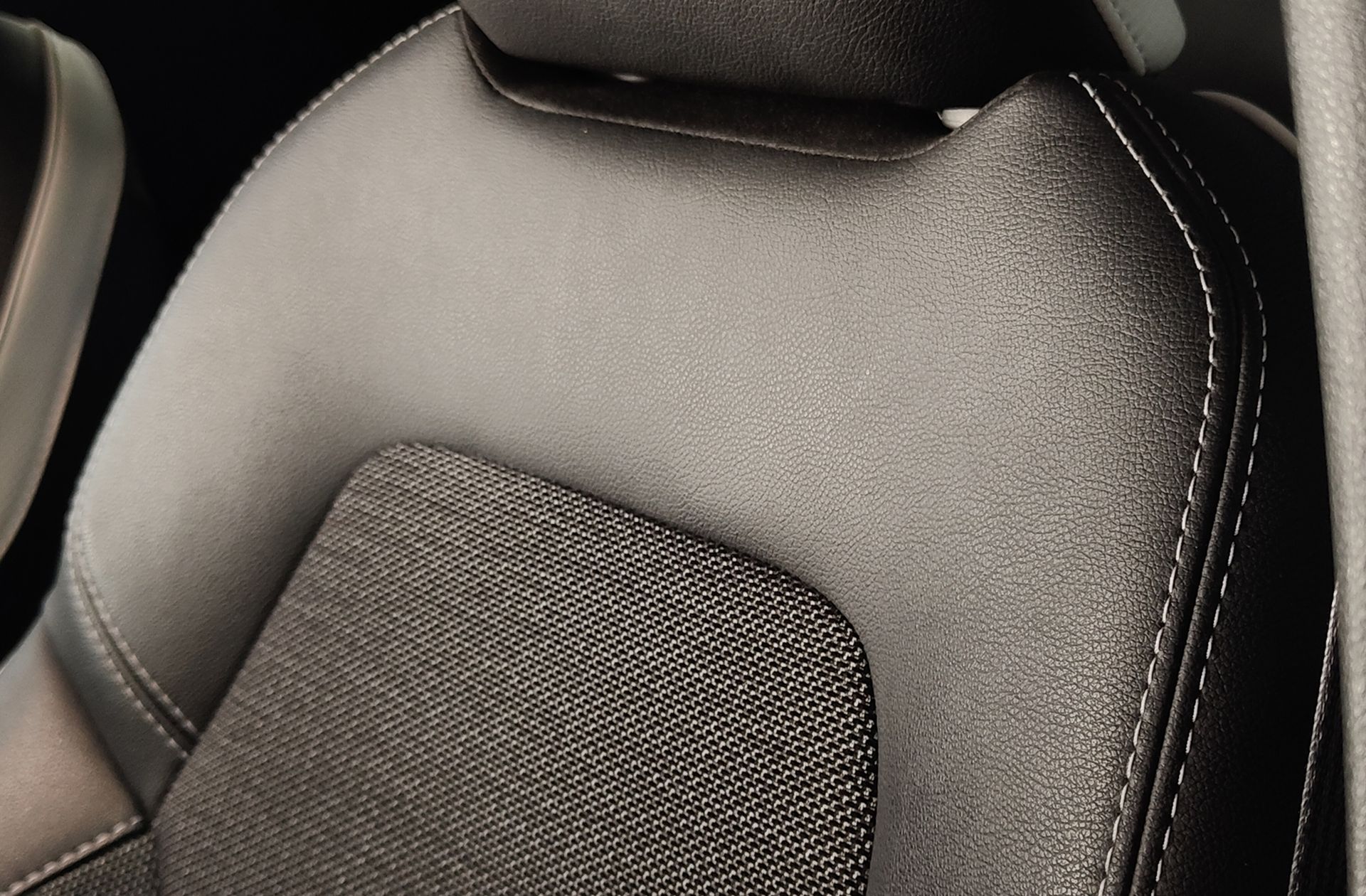 Renault Captur Zen TCe Micro Híbrido GPF - foto 11