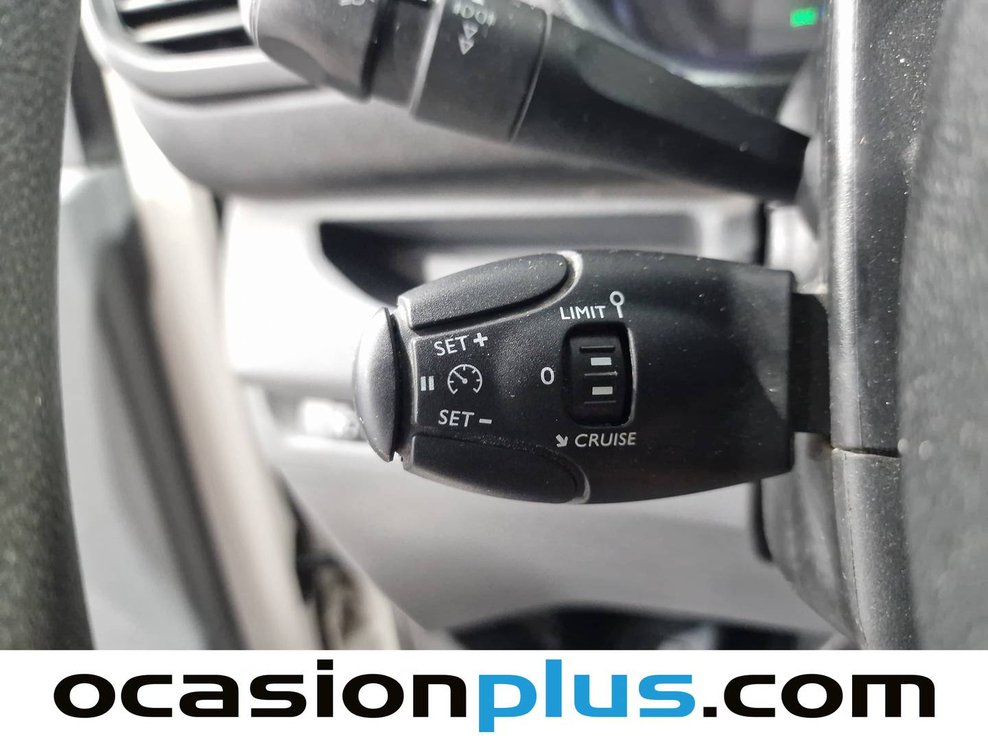 Extras y acabados del Peugeot Expert Peugeot Expert 1.6 BlueHDi Pro Standard (95 CV) 3 Plazas
