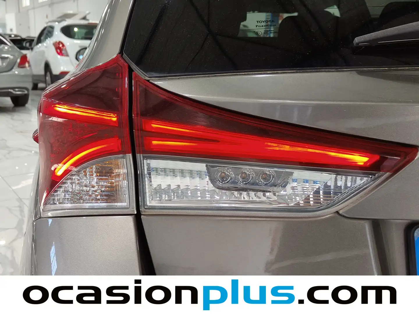 Foto Toyota Auris Toyota Auris 140H Hybrid Touring Sports Feel! Edition (136 CV)