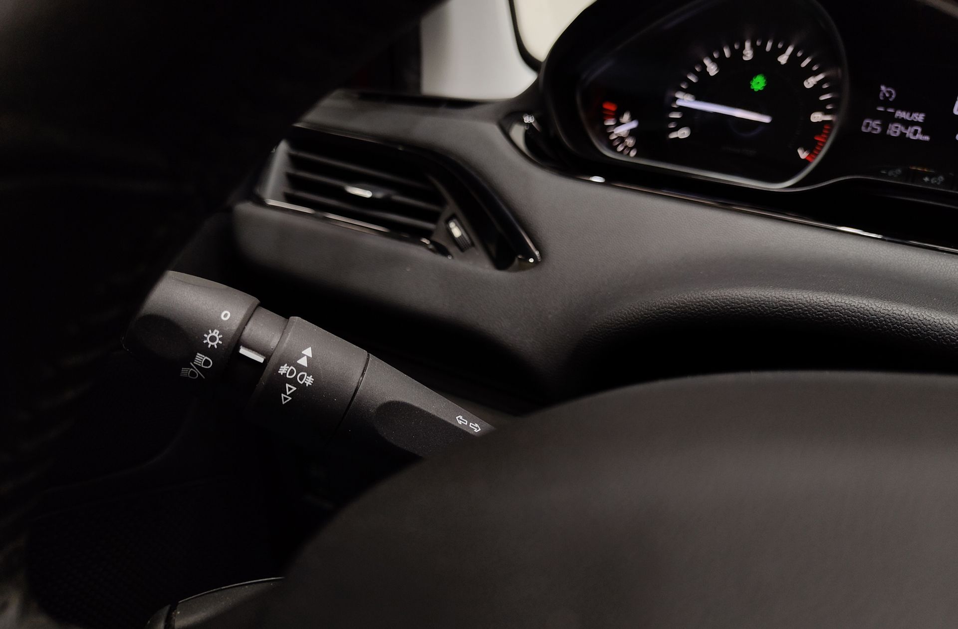 Peugeot 208 1.2 PureTech Active - foto 23