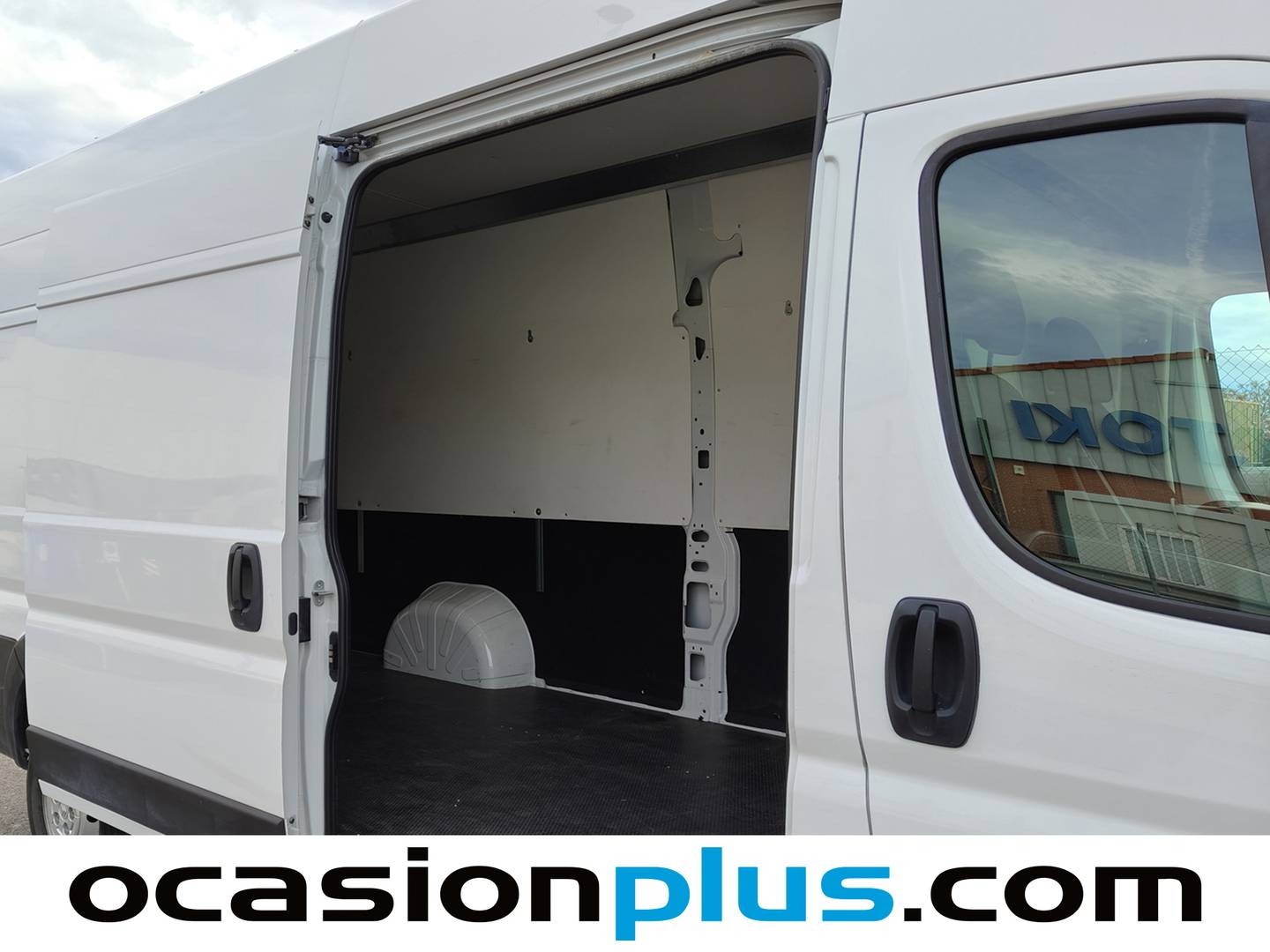 Foto Citroën Jumper Citroen Jumper BlueHDi 140 35 Heavy L4H3 (140 CV)